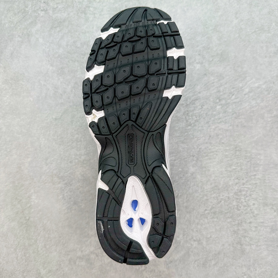 图片[9]-New Balance NB530 新百伦复古透气跑步鞋 抛弃过往以皮革为主的人气轮廓 以极具复古风范的跑鞋外观呈现 设计上全鞋以简约清爽的纯白色作基底 鞋身覆盖大面积织物网眼材质 并于鞋头、鞋带孔眼片等细节处点缀对比鲜明的反光银镀层凸显 鞋舌、侧身等位置则辅以一贯的「N」字标志和品牌徽标彰显身份 最后通过搭载的 ABZORB 缓震中底完善整体造型 尺码：36 37 37.5 38 38.5 39 40 40.5 41 42 42.5 43 44 45-选品中心