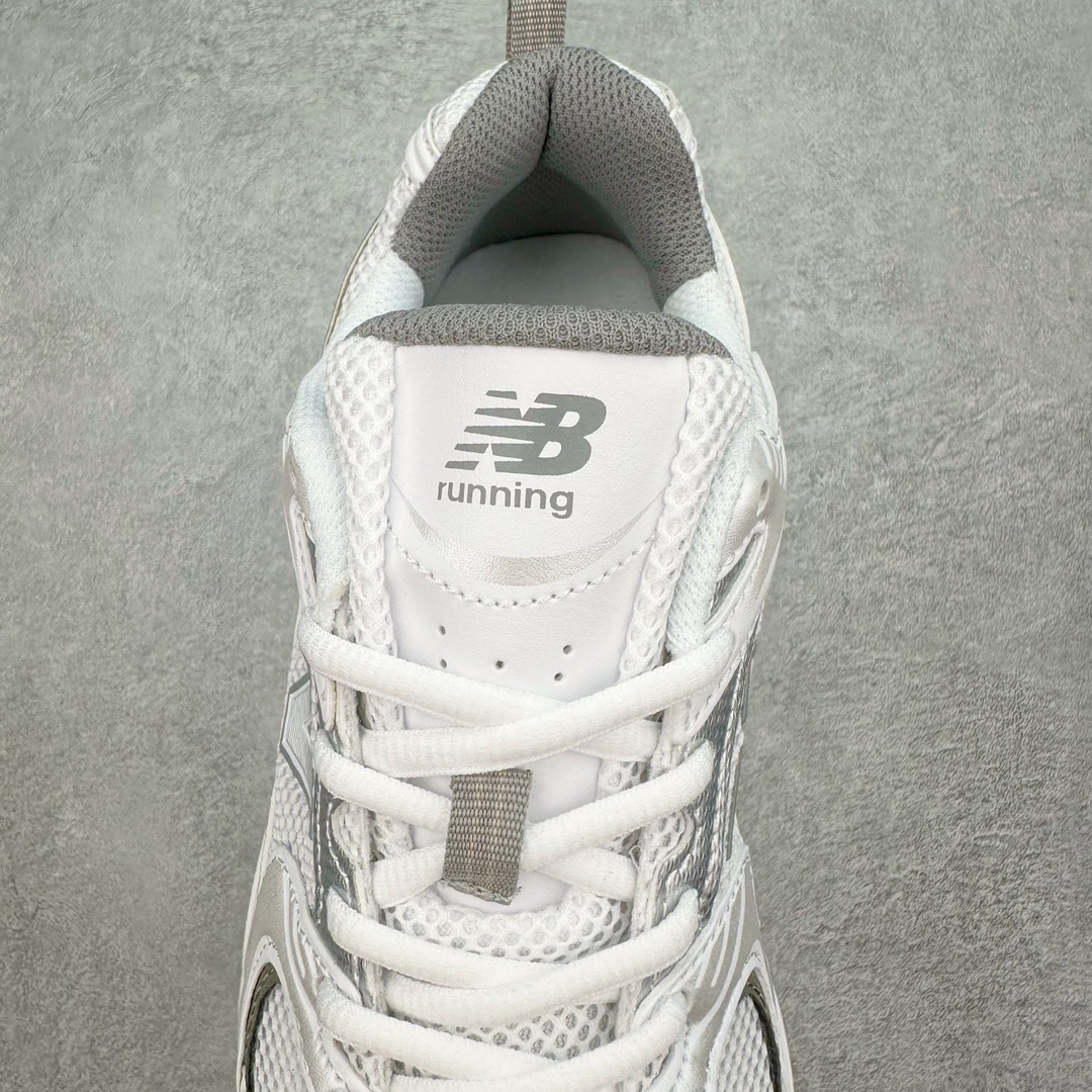 图片[5]-New Balance NB530 新百伦复古透气跑步鞋 抛弃过往以皮革为主的人气轮廓 以极具复古风范的跑鞋外观呈现 设计上全鞋以简约清爽的纯白色作基底 鞋身覆盖大面积织物网眼材质 并于鞋头、鞋带孔眼片等细节处点缀对比鲜明的反光银镀层凸显 鞋舌、侧身等位置则辅以一贯的「N」字标志和品牌徽标彰显身份 最后通过搭载的 ABZORB 缓震中底完善整体造型 尺码：36 37 37.5 38 38.5 39 40 40.5 41 42 42.5 43 44 45-选品中心