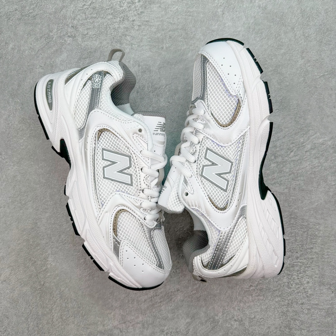 图片[3]-New Balance NB530 新百伦复古透气跑步鞋 抛弃过往以皮革为主的人气轮廓 以极具复古风范的跑鞋外观呈现 设计上全鞋以简约清爽的纯白色作基底 鞋身覆盖大面积织物网眼材质 并于鞋头、鞋带孔眼片等细节处点缀对比鲜明的反光银镀层凸显 鞋舌、侧身等位置则辅以一贯的「N」字标志和品牌徽标彰显身份 最后通过搭载的 ABZORB 缓震中底完善整体造型 尺码：36 37 37.5 38 38.5 39 40 40.5 41 42 42.5 43 44 45-选品中心