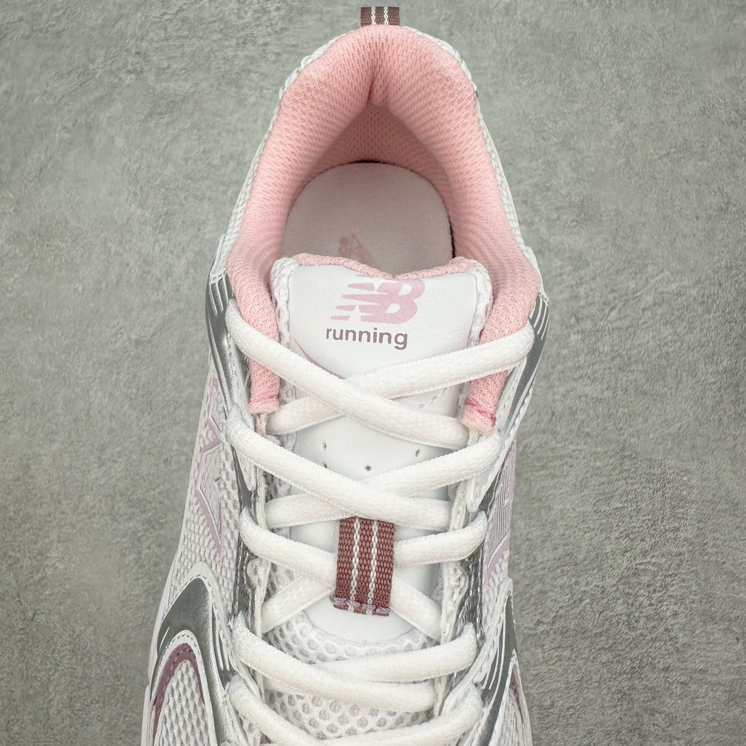 图片[5]-New Balance NB530 新百伦复古透气跑步鞋 抛弃过往以皮革为主的人气轮廓 以极具复古风范的跑鞋外观呈现 设计上全鞋以简约清爽的纯白色作基底 鞋身覆盖大面积织物网眼材质 并于鞋头、鞋带孔眼片等细节处点缀对比鲜明的反光银镀层凸显 鞋舌、侧身等位置则辅以一贯的「N」字标志和品牌徽标彰显身份 最后通过搭载的 ABZORB 缓震中底完善整体造型 尺码：36 37 37.5 38 38.5 39 40 40.5 41 42 42.5 43 44 45-选品中心