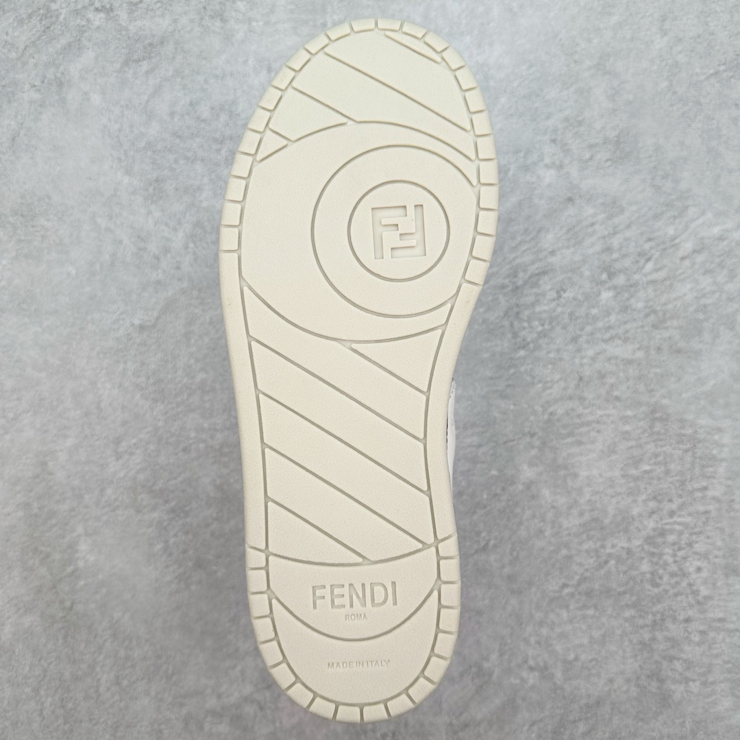 图片[9]-FENDI 芬迪 Match sneaters 低帮运动鞋 Fendi芬迪情侣款休闲鞋 独家定制 #全身20几个细节点全部做到一致还原 吊打市面所有版本 独家原装套装配件官方同源 渠道原装订单 全套专柜包装物及配件#鞋底嵌入核心防伪芯片感应装置 FENDI芬迪match最新爆款情侣款运动鞋板鞋原版购入 高工艺无缝细空胶技术，贴楦误差0.05mm,鞋底采用固特异内外锁死工艺，最大限度弯折永不开胶，原鞋一致效果环保无味 鞋面采用麂皮和皮革拼接组合 logo内里采用毛巾绒里 上脚超级柔软 轻便 舒适搭配卫衣 尺码：35 36 37 38 39 40 41 42 43 44 45 46-选品中心