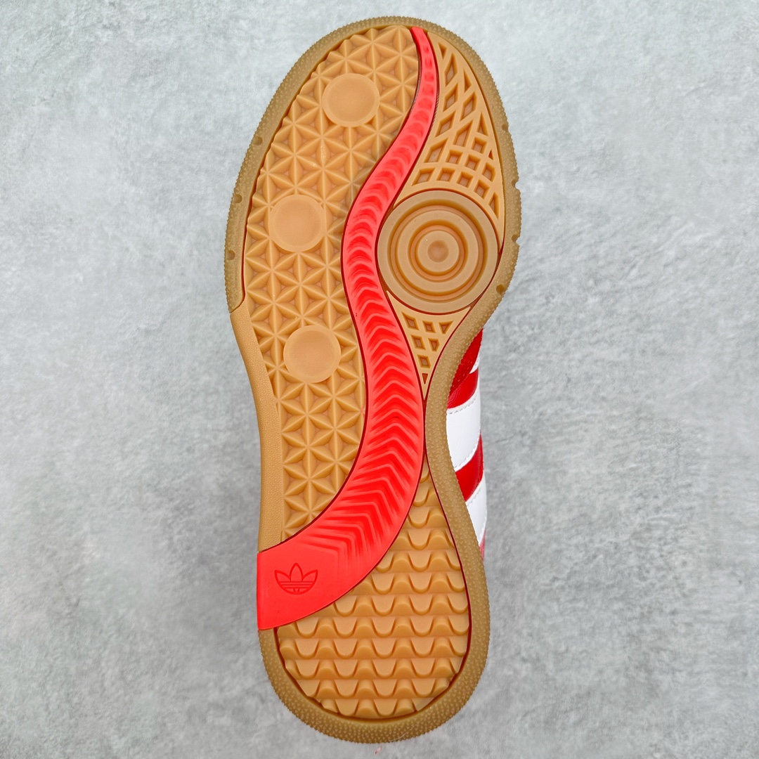 图片[9]-AD Predator Mundial 猎鹰世界杯系列德训足球风百搭低帮休闲运动鞋继充满怀旧气息的 Predator 24 获得巨大成功之后，adidas Originals 为我们带来了Predator Mundial——一款纯粹的生活方式单品，承载了 Copa Mundial 的历史和传统，结合了 Predator 的性能美学，并重新包装为街道。它最初有两种配色：经典的“Core Black/Cloud White/Crystal White”外观，其中还加入了红色来完成传统的 Predator 外观，以及,它淡化了颜色链接到 Predator，以获得更加生活方式主导的外观。 尺码：36 36⅔ 37⅓ 38 38⅔ 39⅓ 40 40⅔ 41⅓ 42 42⅔ 43⅓ 44 45-选品中心