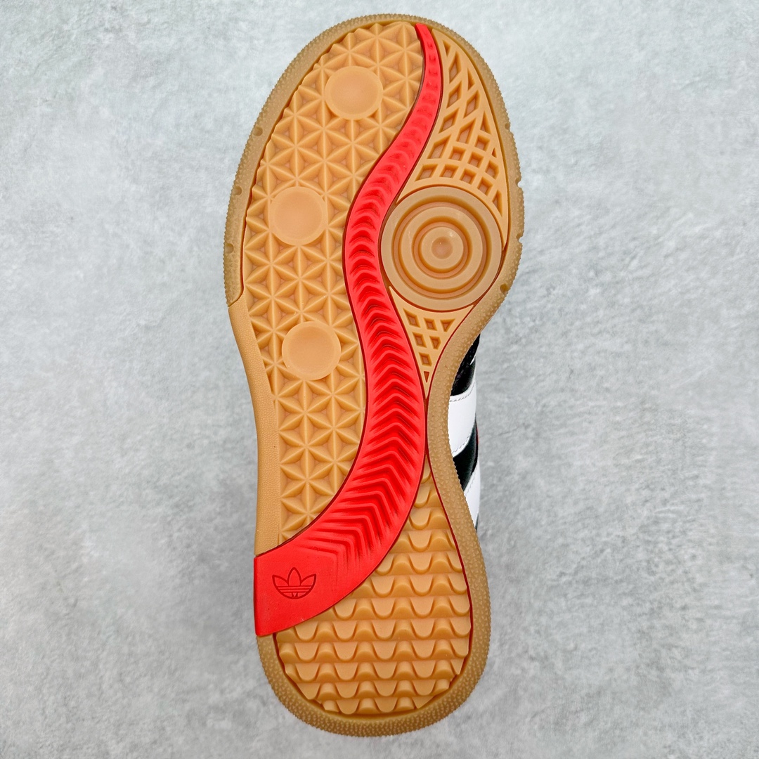 图片[9]-AD Predator Mundial 猎鹰世界杯系列德训足球风百搭低帮休闲运动鞋继充满怀旧气息的 Predator 24 获得巨大成功之后，adidas Originals 为我们带来了Predator Mundial——一款纯粹的生活方式单品，承载了 Copa Mundial 的历史和传统，结合了 Predator 的性能美学，并重新包装为街道。它最初有两种配色：经典的“Core Black/Cloud White/Crystal White”外观，其中还加入了红色来完成传统的 Predator 外观，以及,它淡化了颜色链接到 Predator，以获得更加生活方式主导的外观。 尺码：36 36⅔ 37⅓ 38 38⅔ 39⅓ 40 40⅔ 41⅓ 42 42⅔ 43⅓ 44 45-选品中心