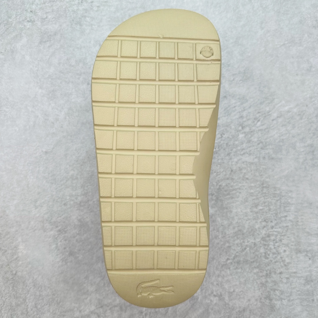 图片[9]-LACOSTE法国鳄鱼圆头套脚 EVA 防磨一字拖鞋 LACOSTE来自法国，笃信：“生命之旅，因动而美”。自1933年第一件POLO衫诞生以来，LACOSTE一直凭借其纯正的网球血统传递着轻松优雅的价值观。LACOSTE 风格源于体育运动的优雅风范，既可以在球场上穿着，也适合日常生活的优雅服装—源自体育运动的优雅风范，绝对现代的时尚形象。LACOSTE为时尚风格与舒适之感而不断创新。尺码：36/45-选品中心