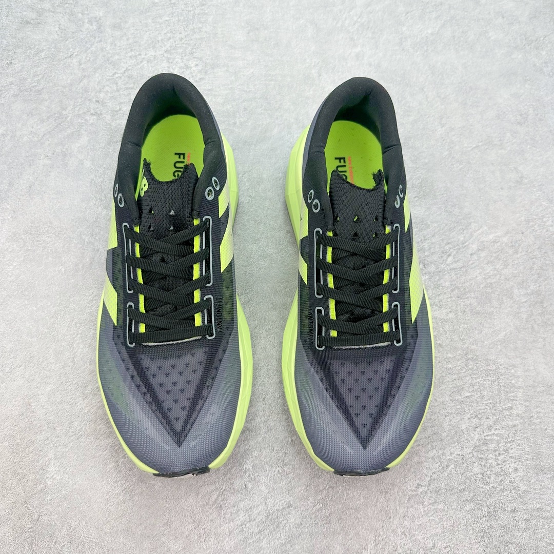 图片[2]-＃C版 NEW BALANCE Rebel FuelCell Rebel V4 舒适时尚织物减震耐磨低帮马拉松轻量化跑步鞋 NB新百伦于 2019 年夏天首次发布了 Rebel 在制鞋业仍在向强调能量回报的弹力泡沫转变的时候 Rebel 确实是一个叛逆者 快进到 2024 年 Rebel v4 承诺通过重新配制的中底化合物和更高的堆叠高度提供更轻、更有弹性的跑步体验 就像New Balance SC Elite v4一样 Rebel v4 提供了完全重新设计的中底化合物 最新的混合物将 New Balance 专有的 FuelCell 泡沫（TPU 和 EVA 的混合物）与 PEBA 泡沫相结合 带来更弹跳的跑步体验 PEBA是一种超轻 高性能的泡沫 通常出现在镀碳超级鞋中 New Balance Rebel v4、ASICS Novablast 4和Brooks Hyperion Max都是精力充沛的无电镀运动鞋 在速度锻炼和快节奏中大放异彩 这三款鞋都依靠它们的中底泡沫和轻微的摇杆形状来创造一种向前滚动的感觉 而且虽然这些鞋子在堆叠高度和重量方面各不相同 但它们提供了相似的软硬比例 有足够的流行力来加快步伐 尺码：36 37 37.5 38 38.5 39.5 40 40.5 41.5 42 42.5 43 44 45-选品中心
