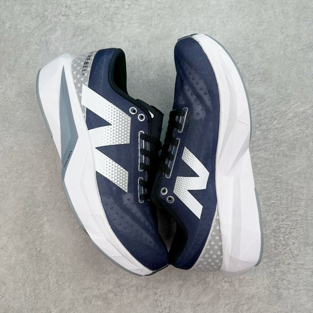图片[3]-＃C版 NEW BALANCE Rebel FuelCell Rebel V4 舒适时尚织物减震耐磨低帮马拉松轻量化跑步鞋 NB新百伦于 2019 年夏天首次发布了 Rebel 在制鞋业仍在向强调能量回报的弹力泡沫转变的时候 Rebel 确实是一个叛逆者 快进到 2024 年 Rebel v4 承诺通过重新配制的中底化合物和更高的堆叠高度提供更轻、更有弹性的跑步体验 就像New Balance SC Elite v4一样 Rebel v4 提供了完全重新设计的中底化合物 最新的混合物将 New Balance 专有的 FuelCell 泡沫（TPU 和 EVA 的混合物）与 PEBA 泡沫相结合 带来更弹跳的跑步体验 PEBA是一种超轻 高性能的泡沫 通常出现在镀碳超级鞋中 New Balance Rebel v4、ASICS Novablast 4和Brooks Hyperion Max都是精力充沛的无电镀运动鞋 在速度锻炼和快节奏中大放异彩 这三款鞋都依靠它们的中底泡沫和轻微的摇杆形状来创造一种向前滚动的感觉 而且虽然这些鞋子在堆叠高度和重量方面各不相同 但它们提供了相似的软硬比例 有足够的流行力来加快步伐 尺码：36 37 37.5 38 38.5 39.5 40 40.5 41.5 42 42.5 43 44 45-选品中心
