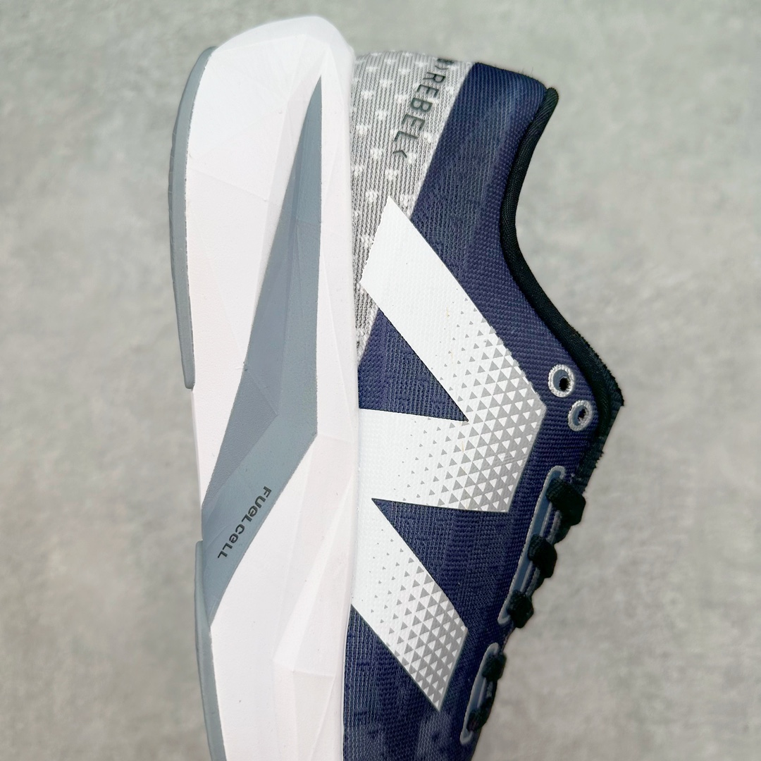 图片[6]-＃C版 NEW BALANCE Rebel FuelCell Rebel V4 舒适时尚织物减震耐磨低帮马拉松轻量化跑步鞋 NB新百伦于 2019 年夏天首次发布了 Rebel 在制鞋业仍在向强调能量回报的弹力泡沫转变的时候 Rebel 确实是一个叛逆者 快进到 2024 年 Rebel v4 承诺通过重新配制的中底化合物和更高的堆叠高度提供更轻、更有弹性的跑步体验 就像New Balance SC Elite v4一样 Rebel v4 提供了完全重新设计的中底化合物 最新的混合物将 New Balance 专有的 FuelCell 泡沫（TPU 和 EVA 的混合物）与 PEBA 泡沫相结合 带来更弹跳的跑步体验 PEBA是一种超轻 高性能的泡沫 通常出现在镀碳超级鞋中 New Balance Rebel v4、ASICS Novablast 4和Brooks Hyperion Max都是精力充沛的无电镀运动鞋 在速度锻炼和快节奏中大放异彩 这三款鞋都依靠它们的中底泡沫和轻微的摇杆形状来创造一种向前滚动的感觉 而且虽然这些鞋子在堆叠高度和重量方面各不相同 但它们提供了相似的软硬比例 有足够的流行力来加快步伐 尺码：36 37 37.5 38 38.5 39.5 40 40.5 41.5 42 42.5 43 44 45-选品中心