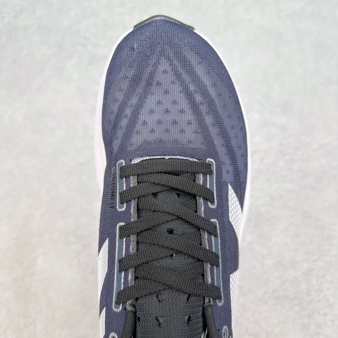 图片[4]-＃C版 NEW BALANCE Rebel FuelCell Rebel V4 舒适时尚织物减震耐磨低帮马拉松轻量化跑步鞋 NB新百伦于 2019 年夏天首次发布了 Rebel 在制鞋业仍在向强调能量回报的弹力泡沫转变的时候 Rebel 确实是一个叛逆者 快进到 2024 年 Rebel v4 承诺通过重新配制的中底化合物和更高的堆叠高度提供更轻、更有弹性的跑步体验 就像New Balance SC Elite v4一样 Rebel v4 提供了完全重新设计的中底化合物 最新的混合物将 New Balance 专有的 FuelCell 泡沫（TPU 和 EVA 的混合物）与 PEBA 泡沫相结合 带来更弹跳的跑步体验 PEBA是一种超轻 高性能的泡沫 通常出现在镀碳超级鞋中 New Balance Rebel v4、ASICS Novablast 4和Brooks Hyperion Max都是精力充沛的无电镀运动鞋 在速度锻炼和快节奏中大放异彩 这三款鞋都依靠它们的中底泡沫和轻微的摇杆形状来创造一种向前滚动的感觉 而且虽然这些鞋子在堆叠高度和重量方面各不相同 但它们提供了相似的软硬比例 有足够的流行力来加快步伐 尺码：36 37 37.5 38 38.5 39.5 40 40.5 41.5 42 42.5 43 44 45-选品中心