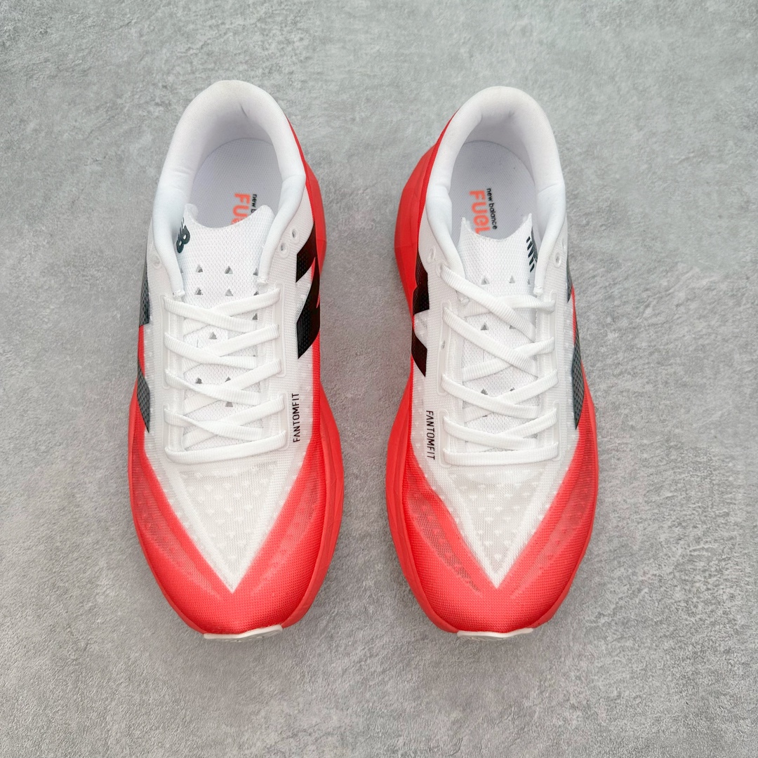 图片[2]-＃C版 NEW BALANCE Rebel FuelCell Rebel V4 舒适时尚织物减震耐磨低帮马拉松轻量化跑步鞋 NB新百伦于 2019 年夏天首次发布了 Rebel 在制鞋业仍在向强调能量回报的弹力泡沫转变的时候 Rebel 确实是一个叛逆者 快进到 2024 年 Rebel v4 承诺通过重新配制的中底化合物和更高的堆叠高度提供更轻、更有弹性的跑步体验 就像New Balance SC Elite v4一样 Rebel v4 提供了完全重新设计的中底化合物 最新的混合物将 New Balance 专有的 FuelCell 泡沫（TPU 和 EVA 的混合物）与 PEBA 泡沫相结合 带来更弹跳的跑步体验 PEBA是一种超轻 高性能的泡沫 通常出现在镀碳超级鞋中 New Balance Rebel v4、ASICS Novablast 4和Brooks Hyperion Max都是精力充沛的无电镀运动鞋 在速度锻炼和快节奏中大放异彩 这三款鞋都依靠它们的中底泡沫和轻微的摇杆形状来创造一种向前滚动的感觉 而且虽然这些鞋子在堆叠高度和重量方面各不相同 但它们提供了相似的软硬比例 有足够的流行力来加快步伐 尺码：36 37 37.5 38 38.5 39.5 40 40.5 41.5 42 42.5 43 44 45-选品中心