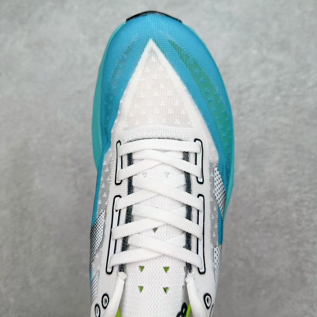 图片[4]-＃C版 NEW BALANCE Rebel FuelCell Rebel V4 舒适时尚织物减震耐磨低帮马拉松轻量化跑步鞋 NB新百伦于 2019 年夏天首次发布了 Rebel 在制鞋业仍在向强调能量回报的弹力泡沫转变的时候 Rebel 确实是一个叛逆者 快进到 2024 年 Rebel v4 承诺通过重新配制的中底化合物和更高的堆叠高度提供更轻、更有弹性的跑步体验 就像New Balance SC Elite v4一样 Rebel v4 提供了完全重新设计的中底化合物 最新的混合物将 New Balance 专有的 FuelCell 泡沫（TPU 和 EVA 的混合物）与 PEBA 泡沫相结合 带来更弹跳的跑步体验 PEBA是一种超轻 高性能的泡沫 通常出现在镀碳超级鞋中 New Balance Rebel v4、ASICS Novablast 4和Brooks Hyperion Max都是精力充沛的无电镀运动鞋 在速度锻炼和快节奏中大放异彩 这三款鞋都依靠它们的中底泡沫和轻微的摇杆形状来创造一种向前滚动的感觉 而且虽然这些鞋子在堆叠高度和重量方面各不相同 但它们提供了相似的软硬比例 有足够的流行力来加快步伐 尺码：36 37 37.5 38 38.5 39.5 40 40.5 41.5 42 42.5 43 44 45-选品中心