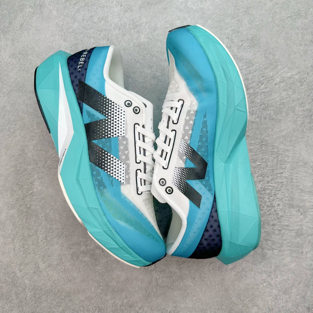 图片[3]-＃C版 NEW BALANCE Rebel FuelCell Rebel V4 舒适时尚织物减震耐磨低帮马拉松轻量化跑步鞋 NB新百伦于 2019 年夏天首次发布了 Rebel 在制鞋业仍在向强调能量回报的弹力泡沫转变的时候 Rebel 确实是一个叛逆者 快进到 2024 年 Rebel v4 承诺通过重新配制的中底化合物和更高的堆叠高度提供更轻、更有弹性的跑步体验 就像New Balance SC Elite v4一样 Rebel v4 提供了完全重新设计的中底化合物 最新的混合物将 New Balance 专有的 FuelCell 泡沫（TPU 和 EVA 的混合物）与 PEBA 泡沫相结合 带来更弹跳的跑步体验 PEBA是一种超轻 高性能的泡沫 通常出现在镀碳超级鞋中 New Balance Rebel v4、ASICS Novablast 4和Brooks Hyperion Max都是精力充沛的无电镀运动鞋 在速度锻炼和快节奏中大放异彩 这三款鞋都依靠它们的中底泡沫和轻微的摇杆形状来创造一种向前滚动的感觉 而且虽然这些鞋子在堆叠高度和重量方面各不相同 但它们提供了相似的软硬比例 有足够的流行力来加快步伐 尺码：36 37 37.5 38 38.5 39.5 40 40.5 41.5 42 42.5 43 44 45-选品中心