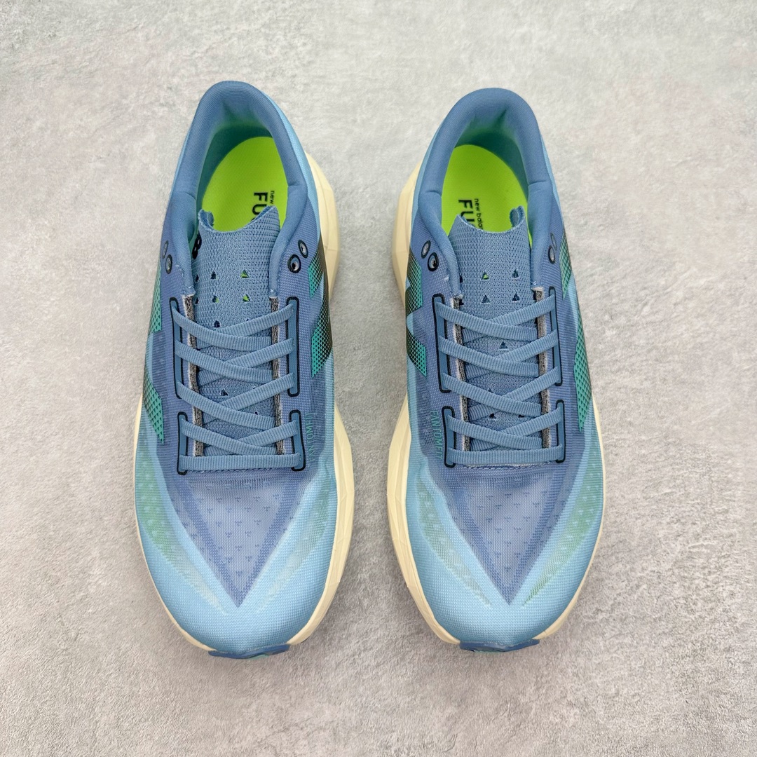 图片[2]-＃C版 NEW BALANCE Rebel FuelCell Rebel V4 舒适时尚织物减震耐磨低帮马拉松轻量化跑步鞋 NB新百伦于 2019 年夏天首次发布了 Rebel 在制鞋业仍在向强调能量回报的弹力泡沫转变的时候 Rebel 确实是一个叛逆者 快进到 2024 年 Rebel v4 承诺通过重新配制的中底化合物和更高的堆叠高度提供更轻、更有弹性的跑步体验 就像New Balance SC Elite v4一样 Rebel v4 提供了完全重新设计的中底化合物 最新的混合物将 New Balance 专有的 FuelCell 泡沫（TPU 和 EVA 的混合物）与 PEBA 泡沫相结合 带来更弹跳的跑步体验 PEBA是一种超轻 高性能的泡沫 通常出现在镀碳超级鞋中 New Balance Rebel v4、ASICS Novablast 4和Brooks Hyperion Max都是精力充沛的无电镀运动鞋 在速度锻炼和快节奏中大放异彩 这三款鞋都依靠它们的中底泡沫和轻微的摇杆形状来创造一种向前滚动的感觉 而且虽然这些鞋子在堆叠高度和重量方面各不相同 但它们提供了相似的软硬比例 有足够的流行力来加快步伐 尺码：36 37 37.5 38 38.5 39.5 40 40.5 41.5 42 42.5 43 44 45-选品中心