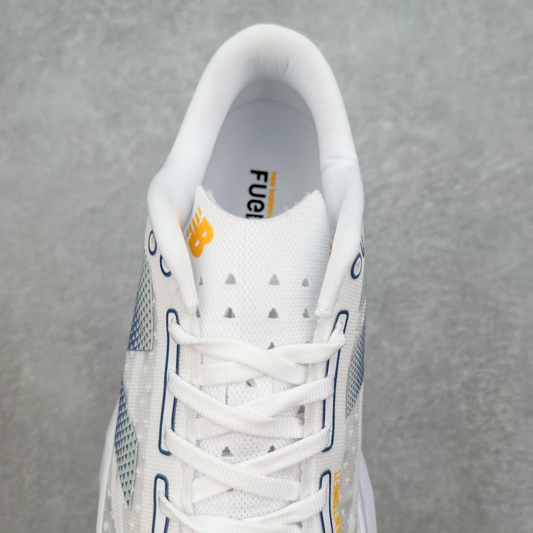 图片[5]-＃C版 NEW BALANCE Rebel FuelCell Rebel V4 舒适时尚织物减震耐磨低帮马拉松轻量化跑步鞋 NB新百伦于 2019 年夏天首次发布了 Rebel 在制鞋业仍在向强调能量回报的弹力泡沫转变的时候 Rebel 确实是一个叛逆者 快进到 2024 年 Rebel v4 承诺通过重新配制的中底化合物和更高的堆叠高度提供更轻、更有弹性的跑步体验 就像New Balance SC Elite v4一样 Rebel v4 提供了完全重新设计的中底化合物 最新的混合物将 New Balance 专有的 FuelCell 泡沫（TPU 和 EVA 的混合物）与 PEBA 泡沫相结合 带来更弹跳的跑步体验 PEBA是一种超轻 高性能的泡沫 通常出现在镀碳超级鞋中 New Balance Rebel v4、ASICS Novablast 4和Brooks Hyperion Max都是精力充沛的无电镀运动鞋 在速度锻炼和快节奏中大放异彩 这三款鞋都依靠它们的中底泡沫和轻微的摇杆形状来创造一种向前滚动的感觉 而且虽然这些鞋子在堆叠高度和重量方面各不相同 但它们提供了相似的软硬比例 有足够的流行力来加快步伐 尺码：36 37 37.5 38 38.5 39.5 40 40.5 41.5 42 42.5 43 44 45-选品中心
