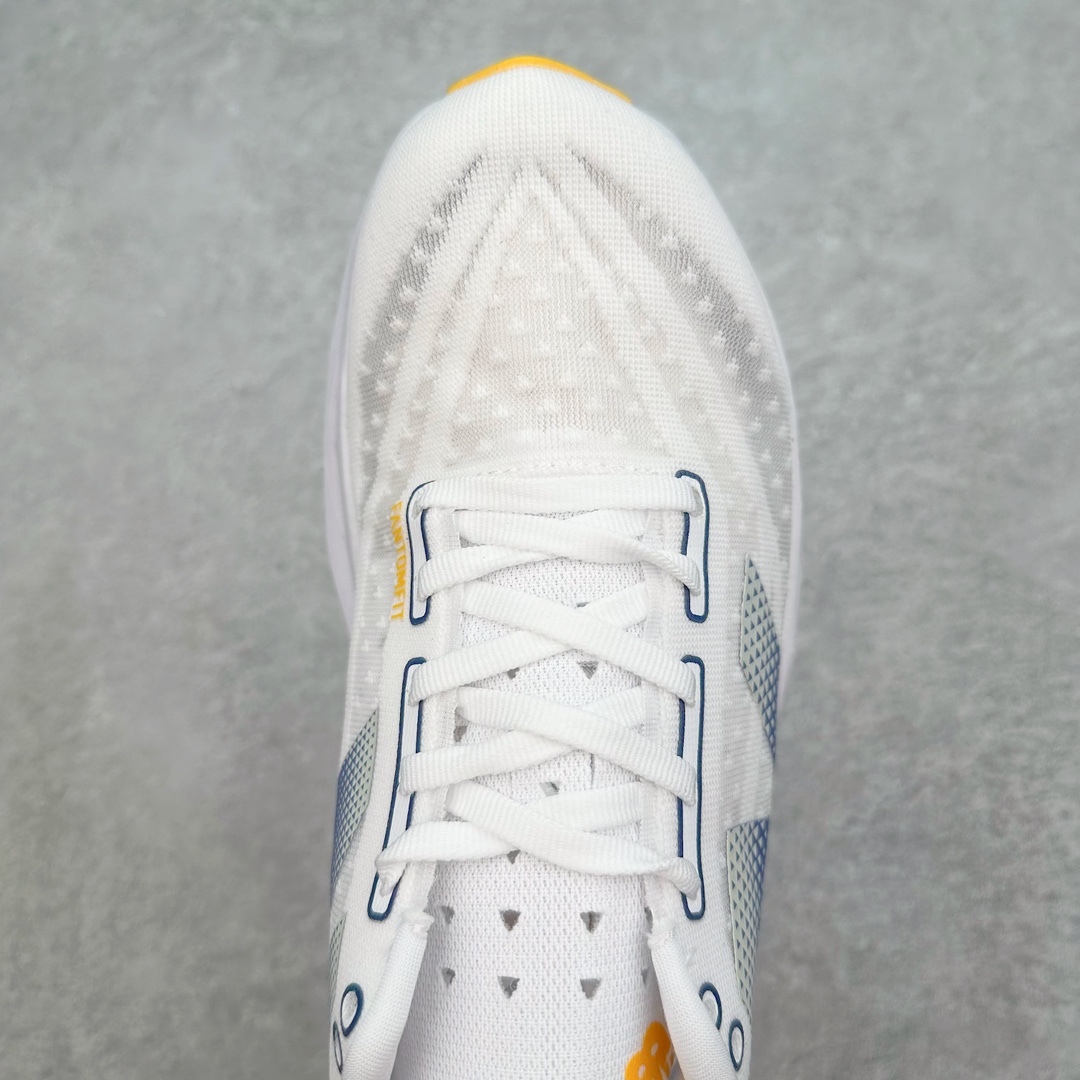 图片[4]-＃C版 NEW BALANCE Rebel FuelCell Rebel V4 舒适时尚织物减震耐磨低帮马拉松轻量化跑步鞋 NB新百伦于 2019 年夏天首次发布了 Rebel 在制鞋业仍在向强调能量回报的弹力泡沫转变的时候 Rebel 确实是一个叛逆者 快进到 2024 年 Rebel v4 承诺通过重新配制的中底化合物和更高的堆叠高度提供更轻、更有弹性的跑步体验 就像New Balance SC Elite v4一样 Rebel v4 提供了完全重新设计的中底化合物 最新的混合物将 New Balance 专有的 FuelCell 泡沫（TPU 和 EVA 的混合物）与 PEBA 泡沫相结合 带来更弹跳的跑步体验 PEBA是一种超轻 高性能的泡沫 通常出现在镀碳超级鞋中 New Balance Rebel v4、ASICS Novablast 4和Brooks Hyperion Max都是精力充沛的无电镀运动鞋 在速度锻炼和快节奏中大放异彩 这三款鞋都依靠它们的中底泡沫和轻微的摇杆形状来创造一种向前滚动的感觉 而且虽然这些鞋子在堆叠高度和重量方面各不相同 但它们提供了相似的软硬比例 有足够的流行力来加快步伐 尺码：36 37 37.5 38 38.5 39.5 40 40.5 41.5 42 42.5 43 44 45-选品中心