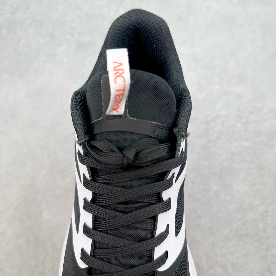 图片[5]-＃纯原 加拿大品牌 始祖鸟·Arc\’teryx Norvan LD 3 GTX Trail 北温哥华三代系列长距离越野徒步户外运动跑鞋 ARC\’TERYX始祖鸟，户外运动产品的天花板品牌，2017年发布第一款越野跑鞋NORVAN VT，始祖鸟的越野跑鞋分为三个系列，分别是：VT（Vertical Terrain垂直地形）、LD（Long Distance长距离）、SL（Super Light超轻），发展到今日已经更新到了第三代产品，而NORVAN的命名源于北温哥华（North Vancouver）代表高性能越野跑系统。在2018年我测评了始祖鸟第一代长距离越野跑鞋NORVAN LD，而这次测评的，正是该系列的第三代产品NORVAN LD 3，它与初代相比可以说是脱胎换骨的改变。在整体外观方面，NORVAN LD 3保持了ARC\’TERYX始祖鸟一贯的设计风格，配色一如既往的“素”，使用纯色营造出高级感。鞋面采用单层网孔Cordura®鞋面，与初代的紧密编织鞋面相比透气性能更好，鞋面热压了TPU薄膜支撑鞋面，得益于靠近中底整圈的热压TPU，使NORVAN LD 3的涉水深度更深。NORVAN LD 3帮面一体成型，只在跟杯正中进行缝合，跟杯有硬质港宝，能有效支撑和锁定足跟，足跟外侧印刷了ARC\’TERYX始祖鸟LOGO。鞋头多层防踢设计保护脚趾，避免脚趾踢到尖利的岩石导致受伤。尺码：36 36.5 37.5 38 38.5 39 40 40.5 41 42 42.5 43 44 44.5 45 46-选品中心