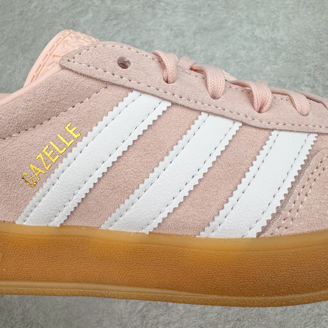 图片[18]-＃HP纯原 AD Original Gazelle Trainers 瞪羚室内鞋系列低帮复古百搭休闲运动德训风板鞋 粉白 IH5484 高端零售特供批次 原厂定制长毛翻毛皮组合环保纤维革鞋面材质 内置环保海玻璃鞋垫 外置RB橡胶大底 产品品控稳定性领先行业 原厂全套原楦原纸板冲刀磨具开发 原厂皮料加持 原厂港宝加持定型后跟R度完美 将复古进行到底 简约流畅 三十年不变经典 这款Gazelle运动鞋 无论面料、配色、质感或设计 都只在重现其1991年原款的经典 皮革鞋面 撞色三条纹和鞋跟标的设计 力求呈现90年代的经典复古风潮 Samba火热的同时 也带动了其它的复古鞋型 Gazelle便是其中一只 Gazelle Indoor拥有包边更宽的T字型鞋头 更好的保护运动员的前掌 浓浓的复古氛围感 非常适合现在流行的Cleanfit风格 尺码：35.5 36 36⅔ 37⅓ 38 38⅔ 39⅓ 40 40⅔ 41⅓ 42 42⅔ 43⅓ 44 44⅔ 45-选品中心