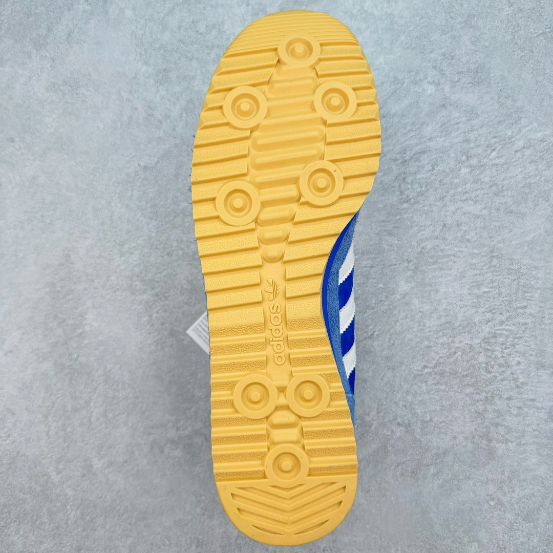 图片[9]-＃MF AD Wmns SL72 OG 系列德训足球风百搭低帮休闲运动板鞋 IG2132 Originals推出复古「T头鞋」造型的SL72鞋款复刻，有男女两款可选。男生款为SL72RS，鞋型挺立饱满，鞋底增加高度，采用麂皮与布面制作，符合复古氛围；女生款为SL72OGW，致敬经典款式，鞋身纤细，还原70年代设计，以绿色呈现，点缀金色细节。多款配色可选。「T 头鞋」这两年有多火大家见到了吧？明星、穿搭博主几乎人手一双，凭借复古味的外观，以及亲民的价格，同样成为了不少球鞋玩家日常上脚首选。近日 adidas Originals 将有「T 头鞋」造型的诞生于 1972 年的 SL72 鞋款复刻带回，各位买鞋又有新选择了。1972 年 SL72 问世后，引领了后来阿迪达斯的跑鞋发展方向，其中「SL」代表了 Super Light，彰显了产品轻便的特性。1972 年 SL72 问世后，引领了后来阿迪达斯的跑鞋发展方向，其中「SL」代表了 Super Light，彰显了产品轻便的特性。这次 adidas Originals 延续其轻质经典的基因，带来男女两款 SL72。男生款带来 SL72 RS 鞋型，RS 意为 Reshaped（重塑），鞋款在保留了经典的外观基础上，在尼龙材质里增加了填充物，使鞋型更加挺立和饱满，鞋头则更加圆润，鞋底的 EVA 材质则增加了鞋款的高度。女生款则带来 SL72 OG W 鞋型，OG 顾名思义则是致敬经典款式，相较于 RS（Reshaped）鞋款，鞋身更加纤细，其整体鞋身轮廓、线条、细节、材质上尊崇 70 年代 SL72 的设计，还原经典味道。尺码：36 36⅔ 37⅓ 38 38⅔ 39⅓ 40 40⅔ 41⅓ 42 42⅔ 43⅓ 44 44⅔ 45-选品中心