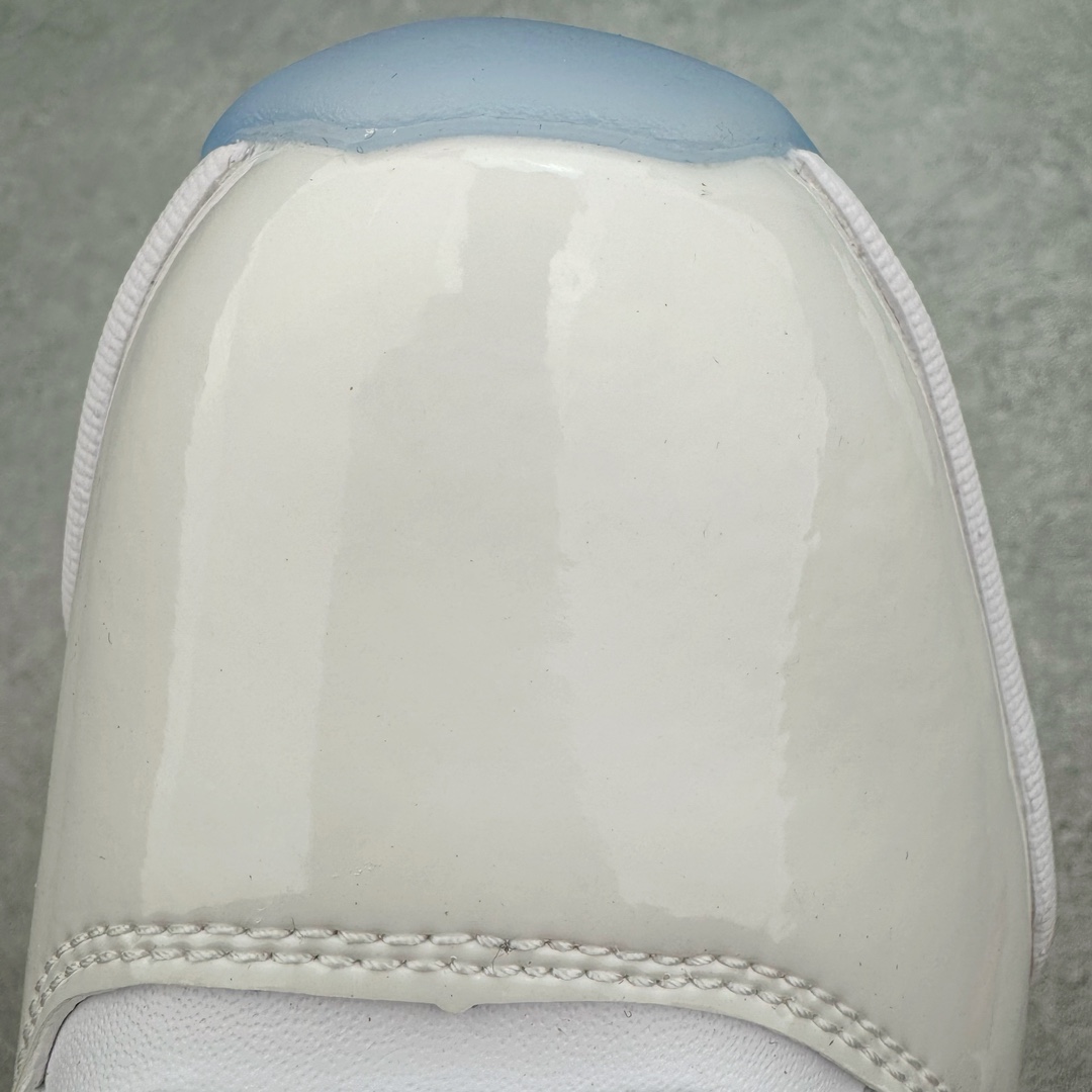 图片[10]-＃KZ神版 Jordan Air Jordan AJ11 \\\”Legend Blue\\\”高帮系列 复刻传奇蓝2024 CT8012-104 市场中端王者 耗时半年巨作 全套原纸板楦头开发 确保原汁原味 完美呈现11代版型 此版本只针对中端市场 皮料材质有所更替 其他数据细节工艺流程均保持一致绝不口嗨 细节品控鞋型随意秒杀市面3XX 原楦原档案数据开模打造 原厂中底拉帮钢印 原厂进口漆皮 防冻不开裂 原装鞋撑 水晶大底正确色度色泽 原楦原数据刺绣 原厂车缝走线及对位 毫厘不差 飞人logo采用原数据电脑刺绣 原装正品碳纤维真实碳板 增强抗扭 原内标 原盒标 正确官方原盒 防氧化水晶外底 原厂配套全掌solo气垫 进口港宝加持 后跟自然饱满 全鞋荧光划线卡点 追求极致完美 每一双都是工艺品 多重QC质检 超越公司货的品控标准 实实在在的免检产品 尺码：36 36.5 37.5 38 38.5 39 40 40.5 41 42 42.5 43 44 44.5 45 46 47.5-选品中心