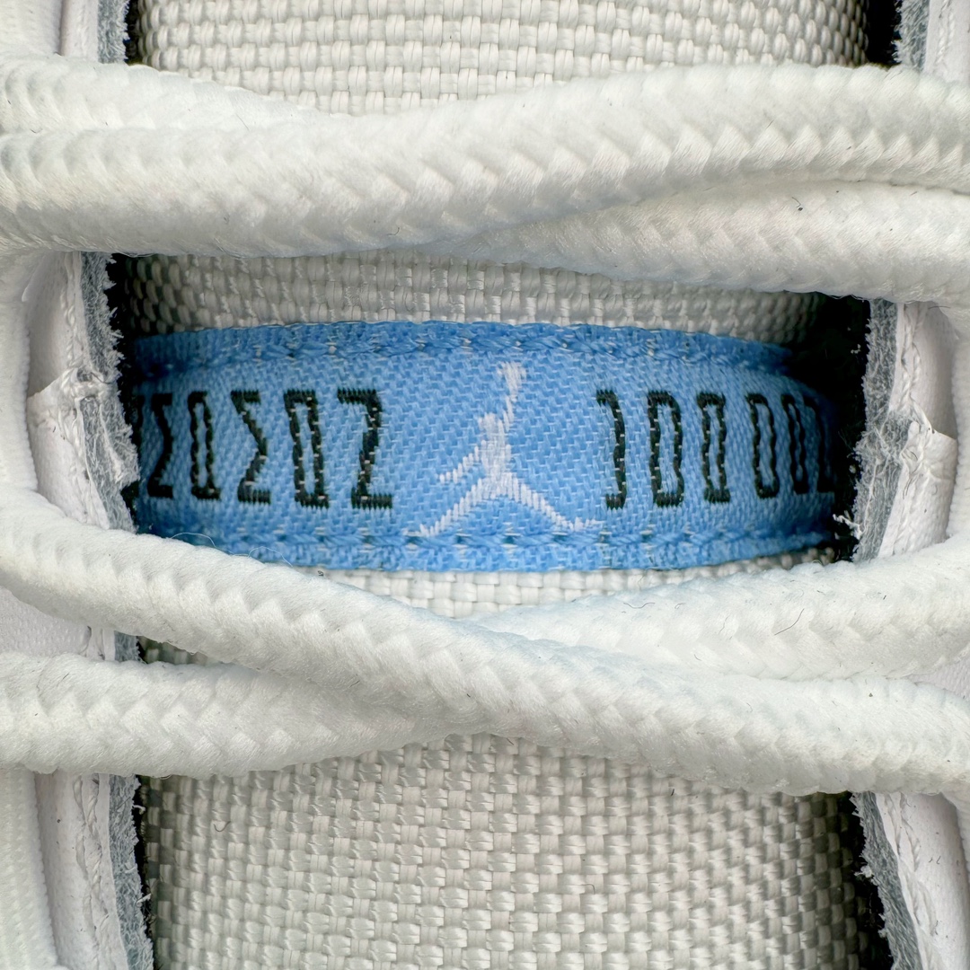 图片[19]-＃KZ神版 Jordan Air Jordan AJ11 \\\”Legend Blue\\\”高帮系列 复刻传奇蓝2024 CT8012-104 市场中端王者 耗时半年巨作 全套原纸板楦头开发 确保原汁原味 完美呈现11代版型 此版本只针对中端市场 皮料材质有所更替 其他数据细节工艺流程均保持一致绝不口嗨 细节品控鞋型随意秒杀市面3XX 原楦原档案数据开模打造 原厂中底拉帮钢印 原厂进口漆皮 防冻不开裂 原装鞋撑 水晶大底正确色度色泽 原楦原数据刺绣 原厂车缝走线及对位 毫厘不差 飞人logo采用原数据电脑刺绣 原装正品碳纤维真实碳板 增强抗扭 原内标 原盒标 正确官方原盒 防氧化水晶外底 原厂配套全掌solo气垫 进口港宝加持 后跟自然饱满 全鞋荧光划线卡点 追求极致完美 每一双都是工艺品 多重QC质检 超越公司货的品控标准 实实在在的免检产品 尺码：36 36.5 37.5 38 38.5 39 40 40.5 41 42 42.5 43 44 44.5 45 46 47.5-选品中心
