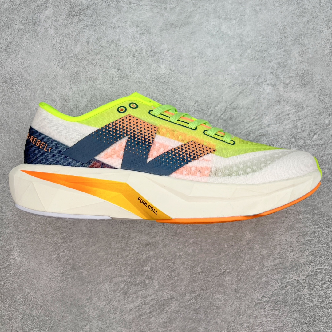 图片[9]-＃C版 NEW BALANCE Rebel FuelCell Rebel V4 舒适时尚织物减震耐磨低帮马拉松轻量化跑步鞋 NB新百伦于 2019 年夏天首次发布了 Rebel 在制鞋业仍在向强调能量回报的弹力泡沫转变的时候 Rebel 确实是一个叛逆者 快进到 2024 年 Rebel v4 承诺通过重新配制的中底化合物和更高的堆叠高度提供更轻、更有弹性的跑步体验 就像New Balance SC Elite v4一样 Rebel v4 提供了完全重新设计的中底化合物 最新的混合物将 New Balance 专有的 FuelCell 泡沫（TPU 和 EVA 的混合物）与 PEBA 泡沫相结合 带来更弹跳的跑步体验 PEBA是一种超轻 高性能的泡沫 通常出现在镀碳超级鞋中 New Balance Rebel v4、ASICS Novablast 4和Brooks Hyperion Max都是精力充沛的无电镀运动鞋 在速度锻炼和快节奏中大放异彩 这三款鞋都依靠它们的中底泡沫和轻微的摇杆形状来创造一种向前滚动的感觉 而且虽然这些鞋子在堆叠高度和重量方面各不相同 但它们提供了相似的软硬比例 有足够的流行力来加快步伐 尺码：36 37 37.5 38 38.5 39.5 40 40.5 41.5 42 42.5 43 44 45-选品中心