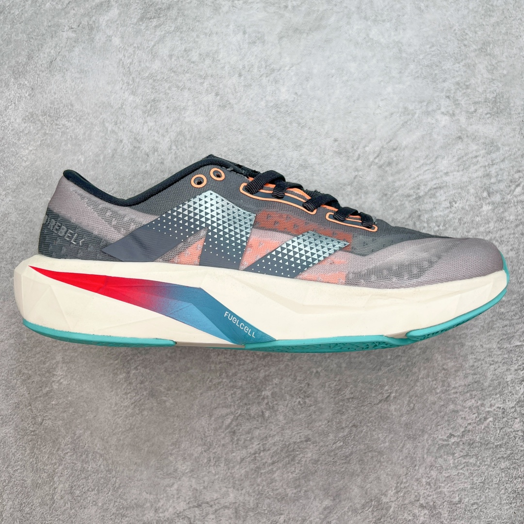 ＃C版 NEW BALANCE Rebel FuelCell Rebel V4 舒适时尚织物减震耐磨低帮马拉松轻量化跑步鞋 NB新百伦于 2019 年夏天首次发布了 Rebel 在制鞋业仍在向强调能量回报的弹力泡沫转变的时候 Rebel 确实是一个叛逆者 快进到 2024 年 Rebel v4 承诺通过重新配制的中底化合物和更高的堆叠高度提供更轻、更有弹性的跑步体验 就像New Balance SC Elite v4一样 Rebel v4 提供了完全重新设计的中底化合物 最新的混合物将 New Balance 专有的 FuelCell 泡沫（TPU 和 EVA 的混合物）与 PEBA 泡沫相结合 带来更弹跳的跑步体验 PEBA是一种超轻 高性能的泡沫 通常出现在镀碳超级鞋中 New Balance Rebel v4、ASICS Novablast 4和Brooks Hyperion Max都是精力充沛的无电镀运动鞋 在速度锻炼和快节奏中大放异彩 这三款鞋都依靠它们的中底泡沫和轻微的摇杆形状来创造一种向前滚动的感觉 而且虽然这些鞋子在堆叠高度和重量方面各不相同 但它们提供了相似的软硬比例 有足够的流行力来加快步伐 尺码：36 37 37.5 38 38.5 39.5 40 40.5 41.5 42 42.5 43 44 45-选品中心