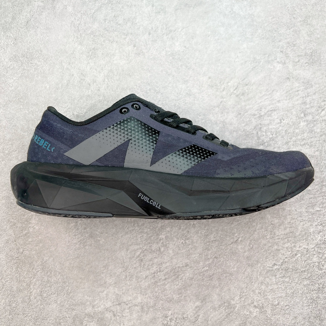 图片[7]-＃C版 NEW BALANCE Rebel FuelCell Rebel V4 舒适时尚织物减震耐磨低帮马拉松轻量化跑步鞋 NB新百伦于 2019 年夏天首次发布了 Rebel 在制鞋业仍在向强调能量回报的弹力泡沫转变的时候 Rebel 确实是一个叛逆者 快进到 2024 年 Rebel v4 承诺通过重新配制的中底化合物和更高的堆叠高度提供更轻、更有弹性的跑步体验 就像New Balance SC Elite v4一样 Rebel v4 提供了完全重新设计的中底化合物 最新的混合物将 New Balance 专有的 FuelCell 泡沫（TPU 和 EVA 的混合物）与 PEBA 泡沫相结合 带来更弹跳的跑步体验 PEBA是一种超轻 高性能的泡沫 通常出现在镀碳超级鞋中 New Balance Rebel v4、ASICS Novablast 4和Brooks Hyperion Max都是精力充沛的无电镀运动鞋 在速度锻炼和快节奏中大放异彩 这三款鞋都依靠它们的中底泡沫和轻微的摇杆形状来创造一种向前滚动的感觉 而且虽然这些鞋子在堆叠高度和重量方面各不相同 但它们提供了相似的软硬比例 有足够的流行力来加快步伐 尺码：36 37 37.5 38 38.5 39.5 40 40.5 41.5 42 42.5 43 44 45-选品中心