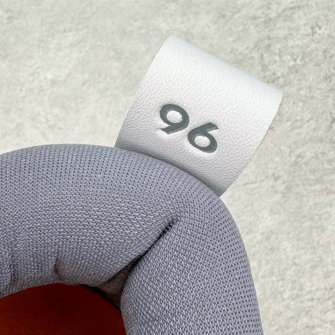 图片[11]-＃灭世/Max NK Book 1 Devin Booker 德文·布克一代男子实战篮球鞋 首发配色 蓝色 FJ4250-400 灭世纯原革新出货‼️缓震配置独家革新！实战属性直接拉满👊🏻实战 天花板上限再度提升！实战亲测-性能体验吊打国产同价位鞋款（为满足海外市场 布克一代最大尺码为47.5） ⚫️增配前掌鹅蛋ZOOM ➕抗扭片➕后掌马蹄ZOOM气垫（正品仅配置后掌zoom气垫） ⚫️采用科比4代鞋楦以及龙骨数据打造！小科4实至名归！（完美解决正品压脚趾问题） ⚫️鞋身➕鞋头增配高频补强层，提升鞋头以及脚踝支撑性 ⚫️鞋垫采用科比4代元年高弹缓震垫材质-磨合一场直接贴合脚型☑️ ⚫️外底加厚2mm，wow10止滑配方，无需磨合，抓地性能原地起飞 最强布克一代有且只在灭世纯原（支持市场任意货品正面PK） 真材实料，肉眼可见！革新升级绝非空穴来风！灭世纯原内外兼修，用态度诠释实战新篇章👊🏻 Book 1 尺码 39-47.5-选品中心