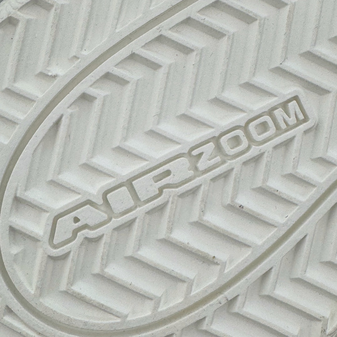 图片[10]-＃灭世/Max NK Book 1 Devin Booker 德文·布克一代男子实战篮球鞋 首发配色 蓝色 FJ4250-400 灭世纯原革新出货‼️缓震配置独家革新！实战属性直接拉满👊🏻实战 天花板上限再度提升！实战亲测-性能体验吊打国产同价位鞋款（为满足海外市场 布克一代最大尺码为47.5） ⚫️增配前掌鹅蛋ZOOM ➕抗扭片➕后掌马蹄ZOOM气垫（正品仅配置后掌zoom气垫） ⚫️采用科比4代鞋楦以及龙骨数据打造！小科4实至名归！（完美解决正品压脚趾问题） ⚫️鞋身➕鞋头增配高频补强层，提升鞋头以及脚踝支撑性 ⚫️鞋垫采用科比4代元年高弹缓震垫材质-磨合一场直接贴合脚型☑️ ⚫️外底加厚2mm，wow10止滑配方，无需磨合，抓地性能原地起飞 最强布克一代有且只在灭世纯原（支持市场任意货品正面PK） 真材实料，肉眼可见！革新升级绝非空穴来风！灭世纯原内外兼修，用态度诠释实战新篇章👊🏻 Book 1 尺码 39-47.5-选品中心