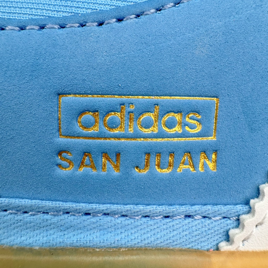 图片[12]-＃HP纯原 坏痞兔Bad Bunny x AD Gazelle Indoor Trainers \\\”Benito\\\”羚羊内训系列低帮复古百搭休闲运动德训风板鞋“联名白蓝变形鞋头”IF9734 Bad Bunny本人在杂志拍摄时率先上脚带一波节奏，emm，手上拿的杂志封面还是Kylie，看来前女友和布克重新约会，这位哥也还是没放下啊…回到鞋款本身，整体选择了简约的黑白皮革搭配浅灰色长绒麂皮材质，最后以半透明生胶大底收尾，质感在线。不同于以往联名的调色盘操作，Bad Bunny对Gazelle indoor进行了加宽加厚处理，以及鞋头变形的设计，带来全新的歪头面包鞋型Gazelle。此外，鞋款标签直接呈现在后跟处，鞋侧adidas标识下方还加入了\\\”benito\\\”字样，辨识度拉满。 尺码：35 36 36⅔ 37⅓ 38 38⅔ 39⅓ 40 40⅔ 41⅓ 42 42⅔ 43⅓ 44 44⅔ 45-选品中心