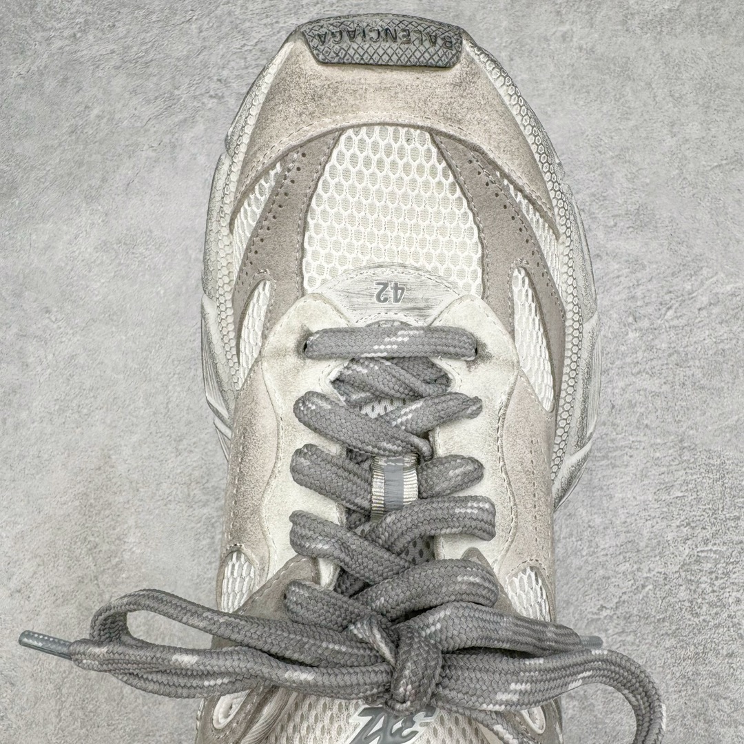 图片[4]-＃XA BALENCIAGA 3XL Sneakers 巴黎世家十代网布系带低帮走秀复古老爹鞋 全套原纸板楦头开发 最原汁原味的灵魂版型 全鞋荧光划线卡点 胶水把控整洁度追求极致完美 每一双都是工艺品 多重QC质检 超越公司货的品控标准 实实在在的免检产品 原盒原配 正确字体电绣 粗细、位置、大小正确 侧边TPU 透气孔匹配意产原版 正确分离大底 TPU软底 原版一致大底LOGO 立体感十足 原厂皮料水洗做旧 采购原厂网纱 不含皮革 网布材料和聚氨酯 磨损效果 鞋头边缘和后帮 Balenciaga 徽标 鞋面和后跟凸印尺码 鞋舌 3XL 橡胶品牌标识和反光细节 鞋帮拉袢和鞋舌拉祥 配反光细节 备用鞋带在鞋履前侧 可在穿着前取下 便于不同造型搭配 正常尺码 尺码：35 36 37 38 39 40 41 42 43 44 45 46-选品中心
