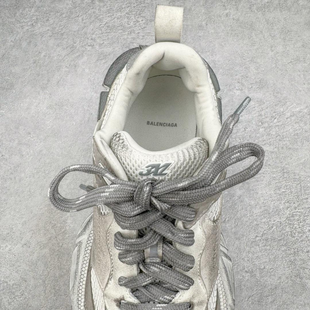 图片[5]-＃XA BALENCIAGA 3XL Sneakers 巴黎世家十代网布系带低帮走秀复古老爹鞋 全套原纸板楦头开发 最原汁原味的灵魂版型 全鞋荧光划线卡点 胶水把控整洁度追求极致完美 每一双都是工艺品 多重QC质检 超越公司货的品控标准 实实在在的免检产品 原盒原配 正确字体电绣 粗细、位置、大小正确 侧边TPU 透气孔匹配意产原版 正确分离大底 TPU软底 原版一致大底LOGO 立体感十足 原厂皮料水洗做旧 采购原厂网纱 不含皮革 网布材料和聚氨酯 磨损效果 鞋头边缘和后帮 Balenciaga 徽标 鞋面和后跟凸印尺码 鞋舌 3XL 橡胶品牌标识和反光细节 鞋帮拉袢和鞋舌拉祥 配反光细节 备用鞋带在鞋履前侧 可在穿着前取下 便于不同造型搭配 正常尺码 尺码：35 36 37 38 39 40 41 42 43 44 45 46-选品中心