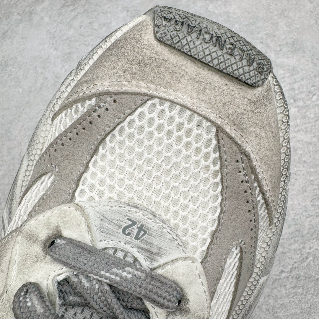 图片[17]-＃XA BALENCIAGA 3XL Sneakers 巴黎世家十代网布系带低帮走秀复古老爹鞋 全套原纸板楦头开发 最原汁原味的灵魂版型 全鞋荧光划线卡点 胶水把控整洁度追求极致完美 每一双都是工艺品 多重QC质检 超越公司货的品控标准 实实在在的免检产品 原盒原配 正确字体电绣 粗细、位置、大小正确 侧边TPU 透气孔匹配意产原版 正确分离大底 TPU软底 原版一致大底LOGO 立体感十足 原厂皮料水洗做旧 采购原厂网纱 不含皮革 网布材料和聚氨酯 磨损效果 鞋头边缘和后帮 Balenciaga 徽标 鞋面和后跟凸印尺码 鞋舌 3XL 橡胶品牌标识和反光细节 鞋帮拉袢和鞋舌拉祥 配反光细节 备用鞋带在鞋履前侧 可在穿着前取下 便于不同造型搭配 正常尺码 尺码：35 36 37 38 39 40 41 42 43 44 45 46-选品中心
