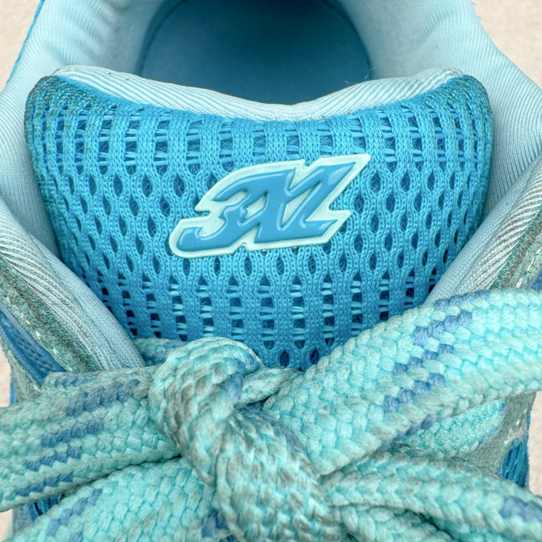 图片[13]-＃XA BALENCIAGA 3XL Sneakers 巴黎世家十代网布系带低帮走秀复古老爹鞋 全套原纸板楦头开发 最原汁原味的灵魂版型 全鞋荧光划线卡点 胶水把控整洁度追求极致完美 每一双都是工艺品 多重QC质检 超越公司货的品控标准 实实在在的免检产品 原盒原配 正确字体电绣 粗细、位置、大小正确 侧边TPU 透气孔匹配意产原版 正确分离大底 TPU软底 原版一致大底LOGO 立体感十足 原厂皮料水洗做旧 采购原厂网纱 不含皮革 网布材料和聚氨酯 磨损效果 鞋头边缘和后帮 Balenciaga 徽标 鞋面和后跟凸印尺码 鞋舌 3XL 橡胶品牌标识和反光细节 鞋帮拉袢和鞋舌拉祥 配反光细节 备用鞋带在鞋履前侧 可在穿着前取下 便于不同造型搭配 正常尺码 尺码：35 36 37 38 39 40 41 42 43 44 45 46-选品中心