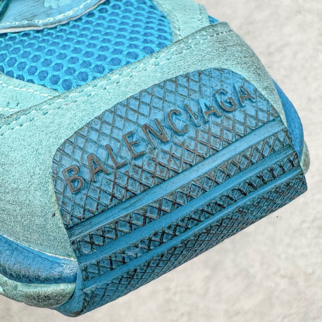 图片[14]-＃XA BALENCIAGA 3XL Sneakers 巴黎世家十代网布系带低帮走秀复古老爹鞋 全套原纸板楦头开发 最原汁原味的灵魂版型 全鞋荧光划线卡点 胶水把控整洁度追求极致完美 每一双都是工艺品 多重QC质检 超越公司货的品控标准 实实在在的免检产品 原盒原配 正确字体电绣 粗细、位置、大小正确 侧边TPU 透气孔匹配意产原版 正确分离大底 TPU软底 原版一致大底LOGO 立体感十足 原厂皮料水洗做旧 采购原厂网纱 不含皮革 网布材料和聚氨酯 磨损效果 鞋头边缘和后帮 Balenciaga 徽标 鞋面和后跟凸印尺码 鞋舌 3XL 橡胶品牌标识和反光细节 鞋帮拉袢和鞋舌拉祥 配反光细节 备用鞋带在鞋履前侧 可在穿着前取下 便于不同造型搭配 正常尺码 尺码：35 36 37 38 39 40 41 42 43 44 45 46-选品中心