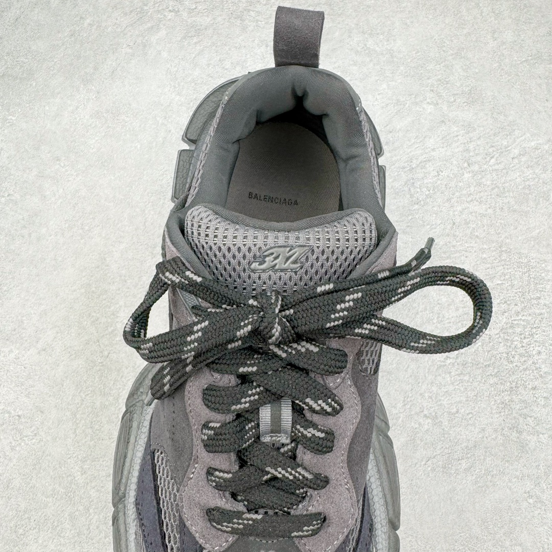 图片[5]-＃XA BALENCIAGA 3XL Sneakers 巴黎世家十代网布系带低帮走秀复古老爹鞋 全套原纸板楦头开发 最原汁原味的灵魂版型 全鞋荧光划线卡点 胶水把控整洁度追求极致完美 每一双都是工艺品 多重QC质检 超越公司货的品控标准 实实在在的免检产品 原盒原配 正确字体电绣 粗细、位置、大小正确 侧边TPU 透气孔匹配意产原版 正确分离大底 TPU软底 原版一致大底LOGO 立体感十足 原厂皮料水洗做旧 采购原厂网纱 不含皮革 网布材料和聚氨酯 磨损效果 鞋头边缘和后帮 Balenciaga 徽标 鞋面和后跟凸印尺码 鞋舌 3XL 橡胶品牌标识和反光细节 鞋帮拉袢和鞋舌拉祥 配反光细节 备用鞋带在鞋履前侧 可在穿着前取下 便于不同造型搭配 正常尺码 尺码：35 36 37 38 39 40 41 42 43 44 45 46-选品中心