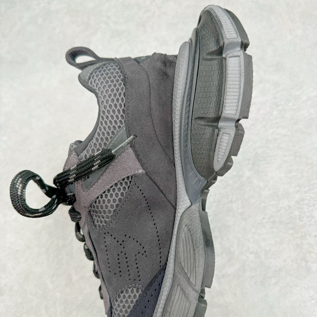 图片[7]-＃XA BALENCIAGA 3XL Sneakers 巴黎世家十代网布系带低帮走秀复古老爹鞋 全套原纸板楦头开发 最原汁原味的灵魂版型 全鞋荧光划线卡点 胶水把控整洁度追求极致完美 每一双都是工艺品 多重QC质检 超越公司货的品控标准 实实在在的免检产品 原盒原配 正确字体电绣 粗细、位置、大小正确 侧边TPU 透气孔匹配意产原版 正确分离大底 TPU软底 原版一致大底LOGO 立体感十足 原厂皮料水洗做旧 采购原厂网纱 不含皮革 网布材料和聚氨酯 磨损效果 鞋头边缘和后帮 Balenciaga 徽标 鞋面和后跟凸印尺码 鞋舌 3XL 橡胶品牌标识和反光细节 鞋帮拉袢和鞋舌拉祥 配反光细节 备用鞋带在鞋履前侧 可在穿着前取下 便于不同造型搭配 正常尺码 尺码：35 36 37 38 39 40 41 42 43 44 45 46-选品中心