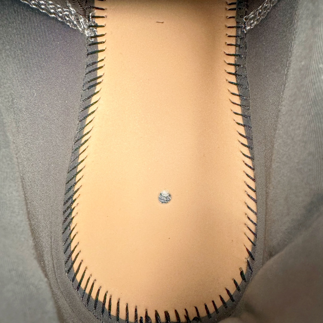 图片[18]-＃XA BALENCIAGA 3XL Sneakers 巴黎世家十代网布系带低帮走秀复古老爹鞋 全套原纸板楦头开发 最原汁原味的灵魂版型 全鞋荧光划线卡点 胶水把控整洁度追求极致完美 每一双都是工艺品 多重QC质检 超越公司货的品控标准 实实在在的免检产品 原盒原配 正确字体电绣 粗细、位置、大小正确 侧边TPU 透气孔匹配意产原版 正确分离大底 TPU软底 原版一致大底LOGO 立体感十足 原厂皮料水洗做旧 采购原厂网纱 不含皮革 网布材料和聚氨酯 磨损效果 鞋头边缘和后帮 Balenciaga 徽标 鞋面和后跟凸印尺码 鞋舌 3XL 橡胶品牌标识和反光细节 鞋帮拉袢和鞋舌拉祥 配反光细节 备用鞋带在鞋履前侧 可在穿着前取下 便于不同造型搭配 正常尺码 尺码：35 36 37 38 39 40 41 42 43 44 45 46-选品中心