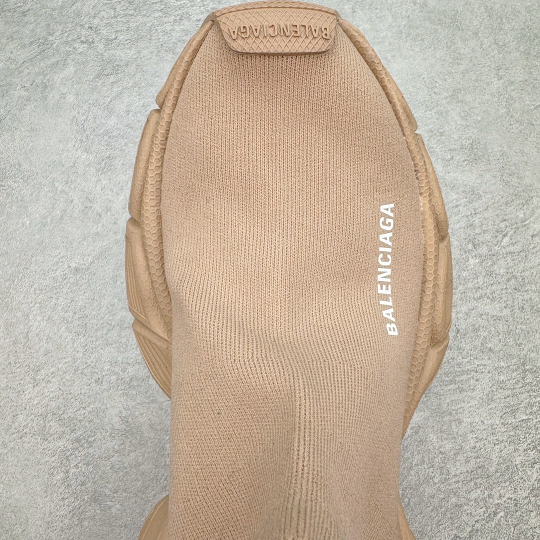 图片[4]-＃XA BALENCIAGA 3XL 巴黎世家袜子鞋复古休闲运动鞋 系列推出探索时尚界对于原创与挪用的概念 以全新系列致敬传承与经典 以标志性Balenciaga廓形和抽象大底 碰撞出诙谐又和谐的新创意 原版一比一做法 鞋面高密度飞织 独家组合大底 正品全套包装 尺码：35-46-选品中心