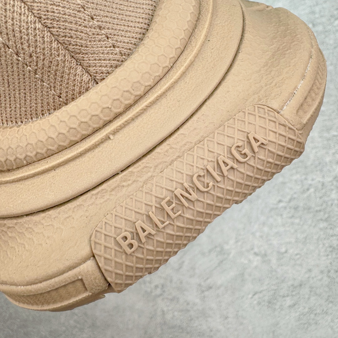 图片[10]-＃XA BALENCIAGA 3XL 巴黎世家袜子鞋复古休闲运动鞋 系列推出探索时尚界对于原创与挪用的概念 以全新系列致敬传承与经典 以标志性Balenciaga廓形和抽象大底 碰撞出诙谐又和谐的新创意 原版一比一做法 鞋面高密度飞织 独家组合大底 正品全套包装 尺码：35-46-选品中心
