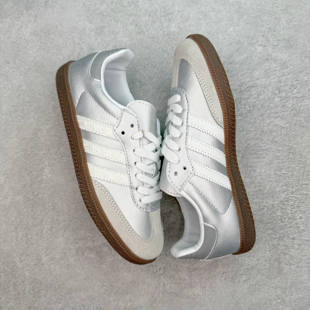 图片[3]-＃福利特价 AD Original Samba OG 复古经典轻便板鞋 B75806 这款桑巴鞋展示了高质量的工艺 带有装饰的超锁缝制和无缝的手感 柔软、柔软的皮革造型和标志性的3条纹完成了精致的外观 正规合身鞋带 鞋面上有绒面鞋垫 橡胶鞋底 享受正畸套筒软感 自50年代首次亮相以来就一直在赢得粉丝的青睐 尺码：36 36.5 37 38 38.5 39 40 40.5 41 42 42.5 43 44 44.5 45-选品中心