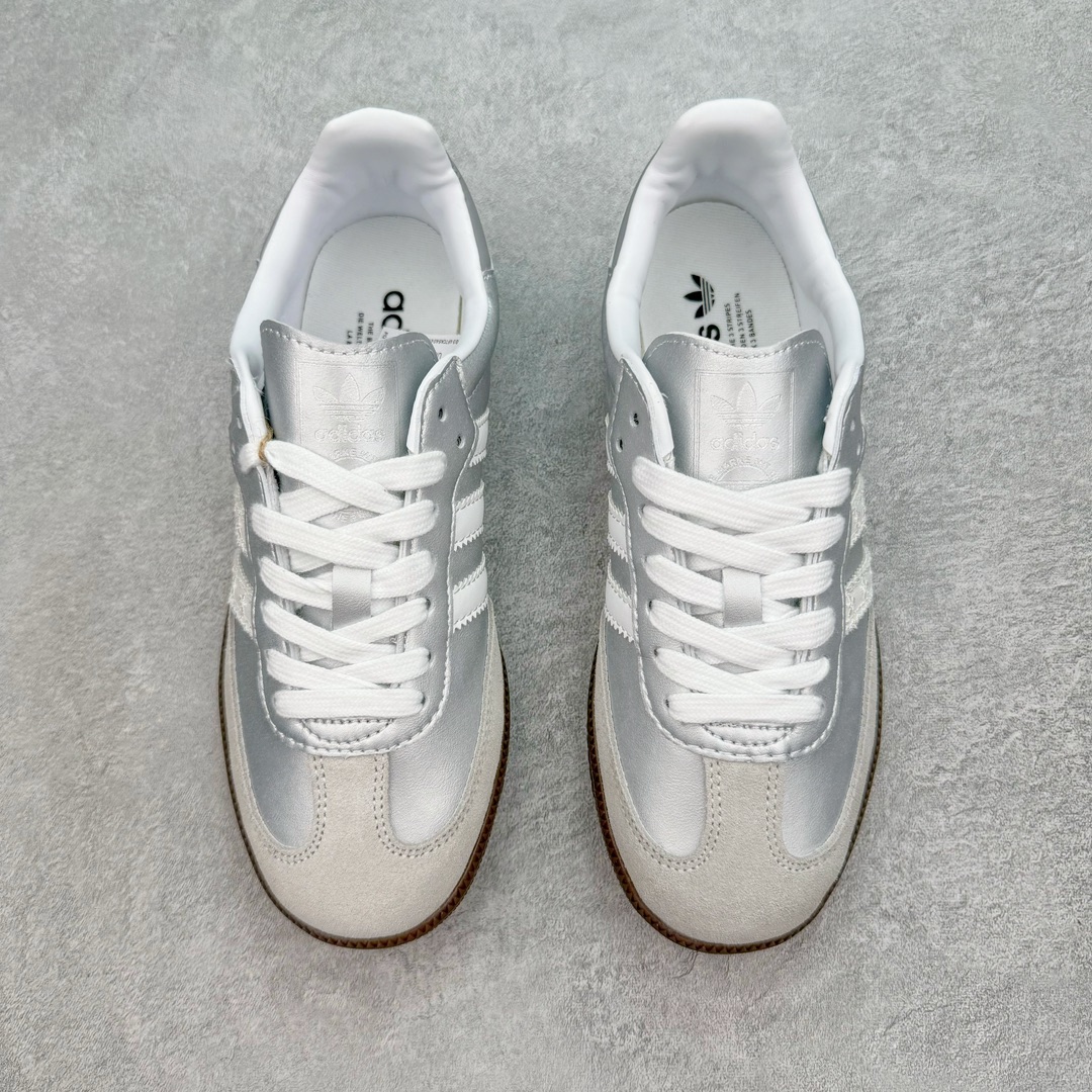 图片[2]-＃福利特价 AD Original Samba OG 复古经典轻便板鞋 B75806 这款桑巴鞋展示了高质量的工艺 带有装饰的超锁缝制和无缝的手感 柔软、柔软的皮革造型和标志性的3条纹完成了精致的外观 正规合身鞋带 鞋面上有绒面鞋垫 橡胶鞋底 享受正畸套筒软感 自50年代首次亮相以来就一直在赢得粉丝的青睐 尺码：36 36.5 37 38 38.5 39 40 40.5 41 42 42.5 43 44 44.5 45-选品中心