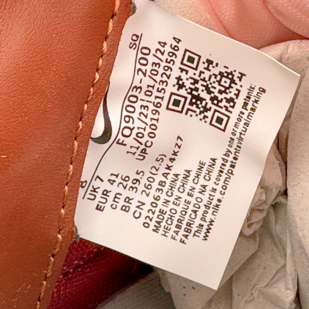 图片[13]-＃HK纯原 Union x NK Field General 82 SP 低帮复古联名篮球鞋 UN联名米棕 FQ9003-200 鞋身整体采用编织网眼为底 框架部分的麂皮材质营造出丰富的层次感 配色方面以深棕色为底色 搭配奶油色框架设计 Swoosh部分则以白色点缀 复古氛围拉满 Union标志性的UN/LA标签以及车线细节均得以保留 鞋舌部分也采用解构设计 并带有UNION字样 鞋身侧后方均带有粉色3M反光条设计 Swoosh采用镂空样式呈现 并带有稳定支持装置 鞋底则采用自带氧化效果的米白色Waffle外底呈现 进一步呼应复古氛围 侧面分别带有Union以及NK字样 尺码：36 36.5 37.5 38 38.5 39 40 40.5 41 42 42.5 43 44 45-选品中心