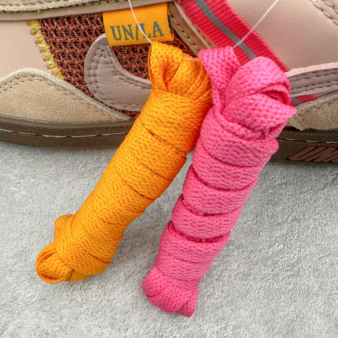 图片[16]-＃HK纯原 Union x NK Field General 82 SP 低帮复古联名篮球鞋 UN联名米棕 FQ9003-200 鞋身整体采用编织网眼为底 框架部分的麂皮材质营造出丰富的层次感 配色方面以深棕色为底色 搭配奶油色框架设计 Swoosh部分则以白色点缀 复古氛围拉满 Union标志性的UN/LA标签以及车线细节均得以保留 鞋舌部分也采用解构设计 并带有UNION字样 鞋身侧后方均带有粉色3M反光条设计 Swoosh采用镂空样式呈现 并带有稳定支持装置 鞋底则采用自带氧化效果的米白色Waffle外底呈现 进一步呼应复古氛围 侧面分别带有Union以及NK字样 尺码：36 36.5 37.5 38 38.5 39 40 40.5 41 42 42.5 43 44 45-选品中心