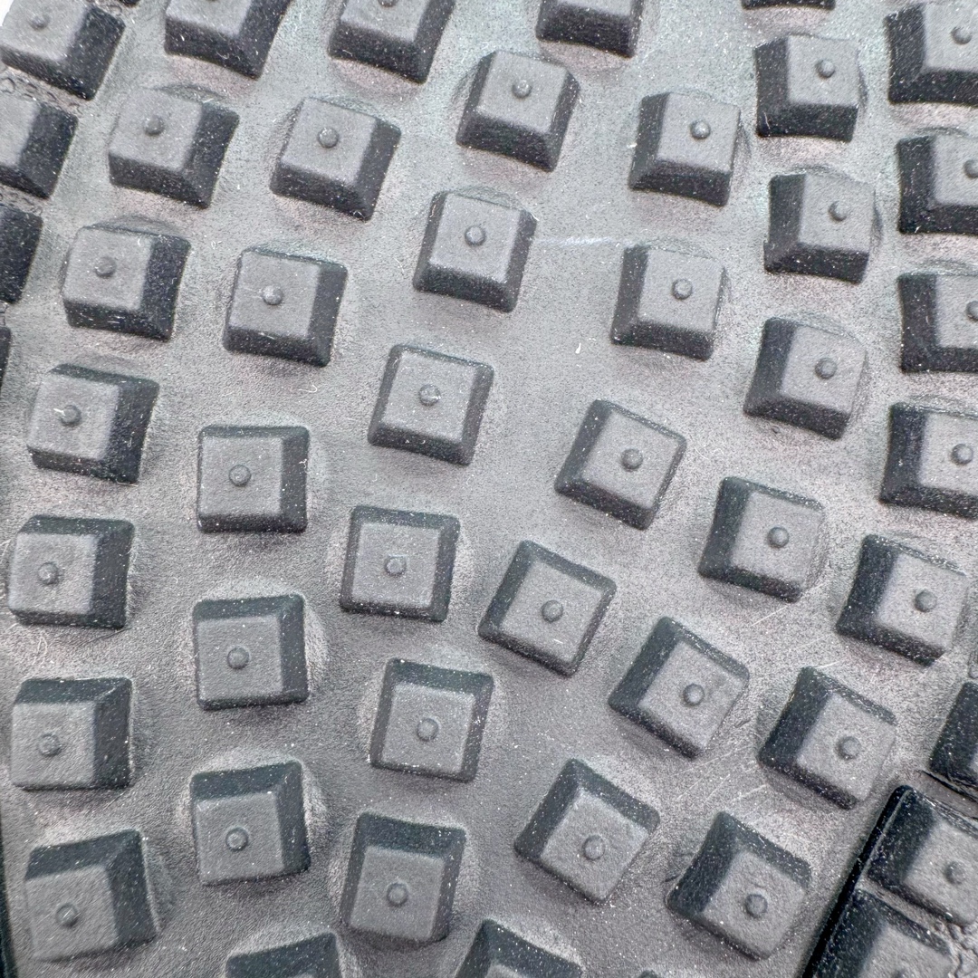 图片[10]-＃HK纯原 Union x NK Field General 82 SP 低帮复古联名篮球鞋 UN联名米棕 FQ9003-200 鞋身整体采用编织网眼为底 框架部分的麂皮材质营造出丰富的层次感 配色方面以深棕色为底色 搭配奶油色框架设计 Swoosh部分则以白色点缀 复古氛围拉满 Union标志性的UN/LA标签以及车线细节均得以保留 鞋舌部分也采用解构设计 并带有UNION字样 鞋身侧后方均带有粉色3M反光条设计 Swoosh采用镂空样式呈现 并带有稳定支持装置 鞋底则采用自带氧化效果的米白色Waffle外底呈现 进一步呼应复古氛围 侧面分别带有Union以及NK字样 尺码：36 36.5 37.5 38 38.5 39 40 40.5 41 42 42.5 43 44 45-选品中心