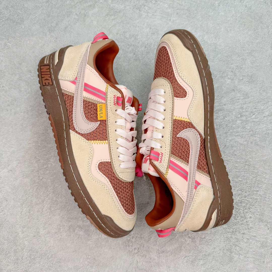 图片[3]-＃HK纯原 Union x NK Field General 82 SP 低帮复古联名篮球鞋 UN联名米棕 FQ9003-200 鞋身整体采用编织网眼为底 框架部分的麂皮材质营造出丰富的层次感 配色方面以深棕色为底色 搭配奶油色框架设计 Swoosh部分则以白色点缀 复古氛围拉满 Union标志性的UN/LA标签以及车线细节均得以保留 鞋舌部分也采用解构设计 并带有UNION字样 鞋身侧后方均带有粉色3M反光条设计 Swoosh采用镂空样式呈现 并带有稳定支持装置 鞋底则采用自带氧化效果的米白色Waffle外底呈现 进一步呼应复古氛围 侧面分别带有Union以及NK字样 尺码：36 36.5 37.5 38 38.5 39 40 40.5 41 42 42.5 43 44 45-选品中心