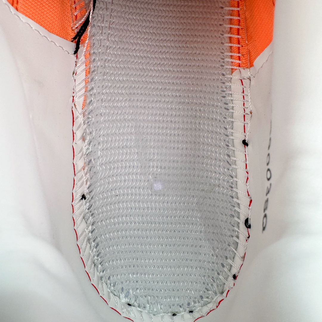 图片[11]-＃HK纯原 Union x NK Field General 82 SP 低帮复古联名篮球鞋 UN联名白橙 FQ9003-100 鞋身整体采用编织网眼为底 框架部分的麂皮材质营造出丰富的层次感 配色方面以深棕色为底色 搭配奶油色框架设计 Swoosh部分则以白色点缀 复古氛围拉满 Union标志性的UN/LA标签以及车线细节均得以保留 鞋舌部分也采用解构设计 并带有UNION字样 鞋身侧后方均带有粉色3M反光条设计 Swoosh采用镂空样式呈现 并带有稳定支持装置 鞋底则采用自带氧化效果的米白色Waffle外底呈现 进一步呼应复古氛围 侧面分别带有Union以及NK字样 尺码：36 36.5 37.5 38 38.5 39 40 40.5 41 42 42.5 43 44 45-选品中心