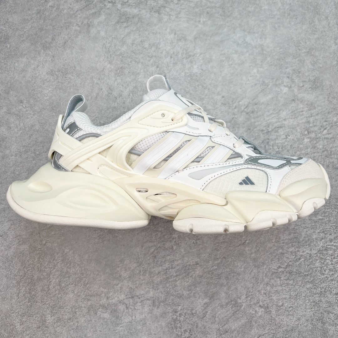 AD XLG Runner Deluxe 跑步者豪华版系列低帮厚底增高老爹风复古缓震休闲运动慢跑鞋 IH7795 自从阿迪达斯和巴黎世家合作后，没少出双方联名的平替。结果根据最新情报，阿迪现在已经把手伸到了巴家爆款3XL的身上，新鞋Xlg Runner Deluxe实物曝光，emm，鞋款整体一眼丁真是巴黎世家Track＋3XL大底的缝合怪版本，要不是鞋侧明晃晃的adidas三道杠Logo，估计各位看了都得蒙。这波不能说是完全复制巴黎世家，但也多少有点借鉴的味道了。新鞋基本就是在阿迪经典\\\”Climacool\\\”鞋款的基础上，升级了Boots大底以及加入了\\\”巴味\\\”设计元素…尺码：35 36 36⅔ 37⅓ 38 38⅔ 39⅓ 40 40⅔ 41⅓ 42 42⅔ 43⅓ 44 44⅔ 45 46-选品中心