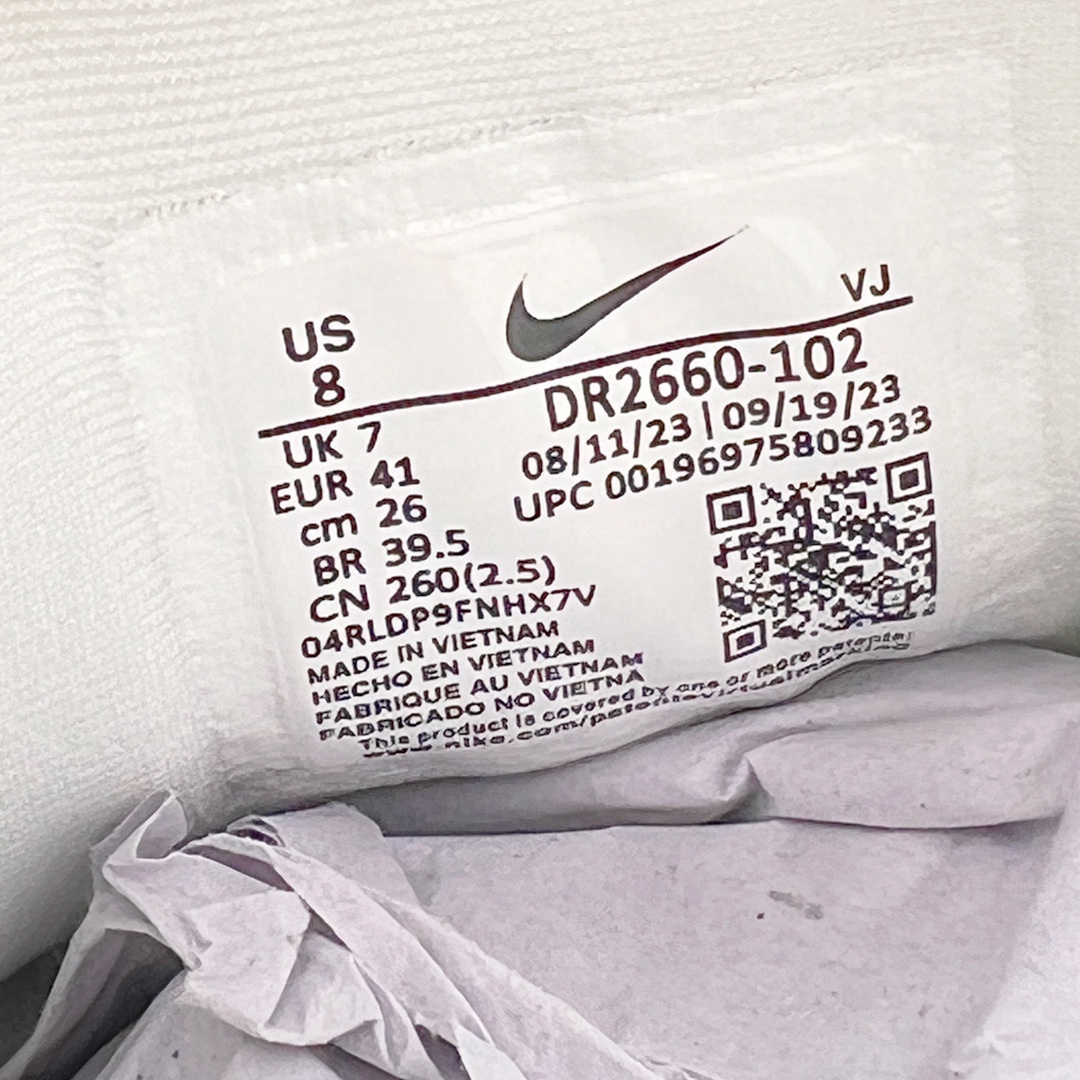 图片[11]-＃纯原 NK ZoomX Invincible Run Flyknit FK3 不可战胜3代系列轻量飞织低帮休闲运动慢跑鞋 DR2660-102 此鞋专为短跑运动员而生 是为 5 至 10 公里距离的赛事和训练打造 整体设计采用流线型的轻质工程网眼材质构成鞋面 并与其他 Running 旗舰鞋款同样搭载全脚掌 ZoomX 缓冲中底 搭配 Pebax 物料与橡胶外底 ZoomX StreakFly 首发配色以Prototype呈现 其灵感是来自开发期间的磨损测试 透过编号的标记与内侧的预期跑步距离突出研发过程 尺码：36 36.5 37.5 38 38.5 39 40 40.5 41 42 42.5 43 44 44.5 45-选品中心