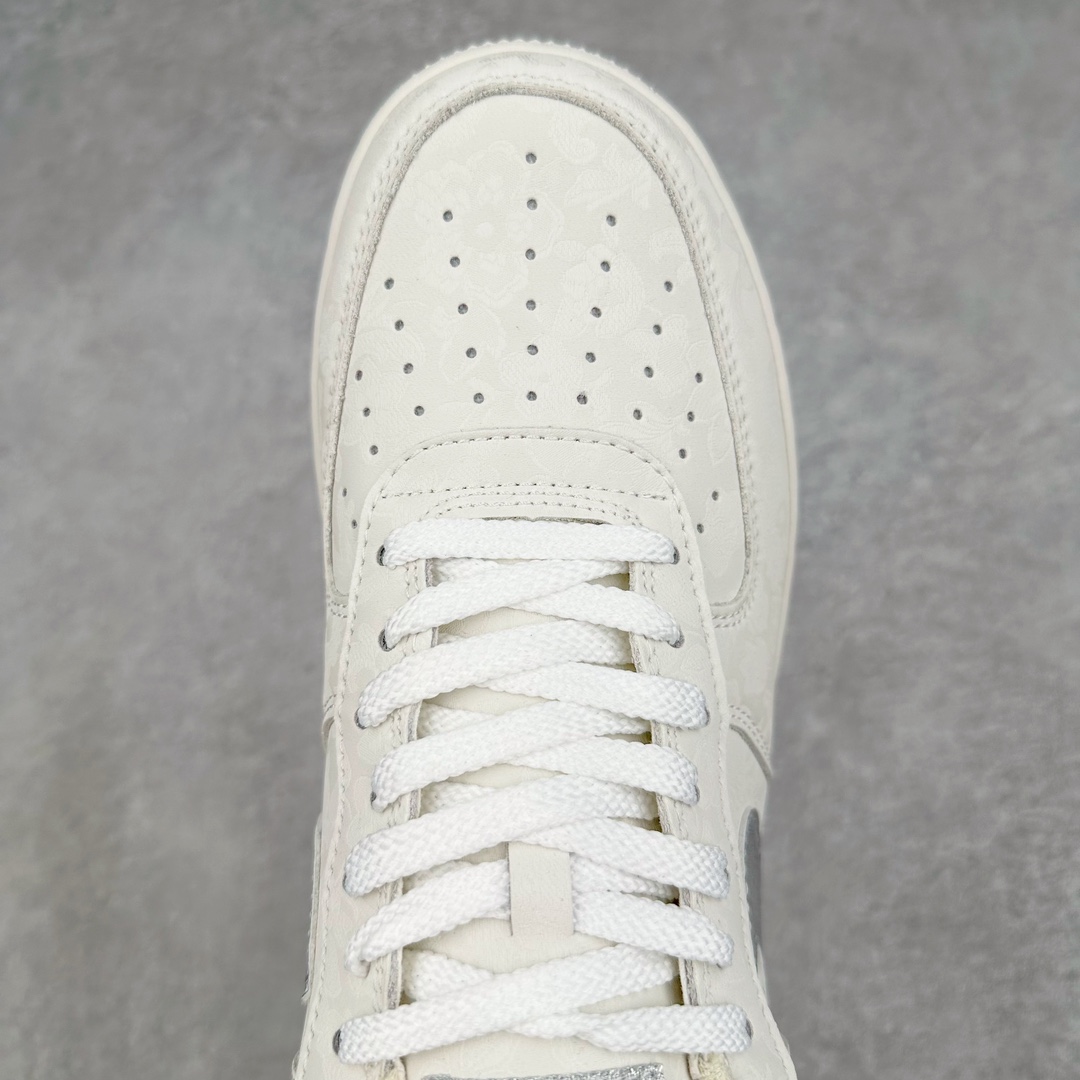 图片[4]-NK Air Force 1´07 Low 空军一号低帮百搭休闲运动板鞋 AF2406-110 柔软、弹性十足的缓震性能和出色的中底设计 横跨复古与现代的外型结合 造就出风靡全球 三十多年的Force 1 直到今天还深受青睐 尺码：36 36.5 37.5 38 38.5 39 40 40.5 41 42 42.5 43 44 44.5 45-选品中心