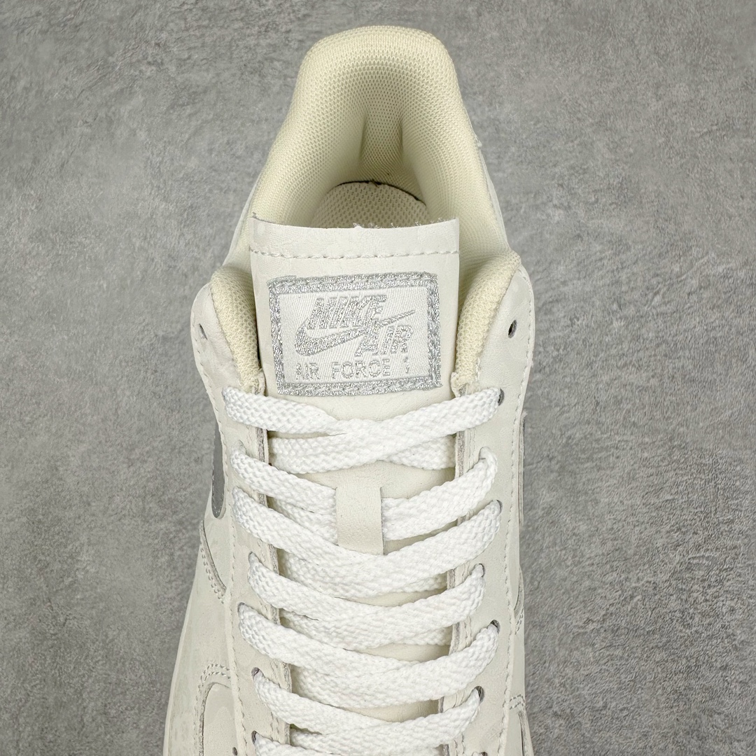 图片[5]-NK Air Force 1´07 Low 空军一号低帮百搭休闲运动板鞋 AF2406-110 柔软、弹性十足的缓震性能和出色的中底设计 横跨复古与现代的外型结合 造就出风靡全球 三十多年的Force 1 直到今天还深受青睐 尺码：36 36.5 37.5 38 38.5 39 40 40.5 41 42 42.5 43 44 44.5 45-选品中心